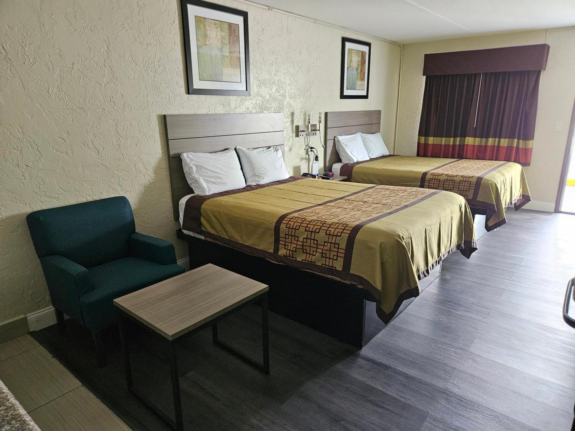 Motel Deluxe -