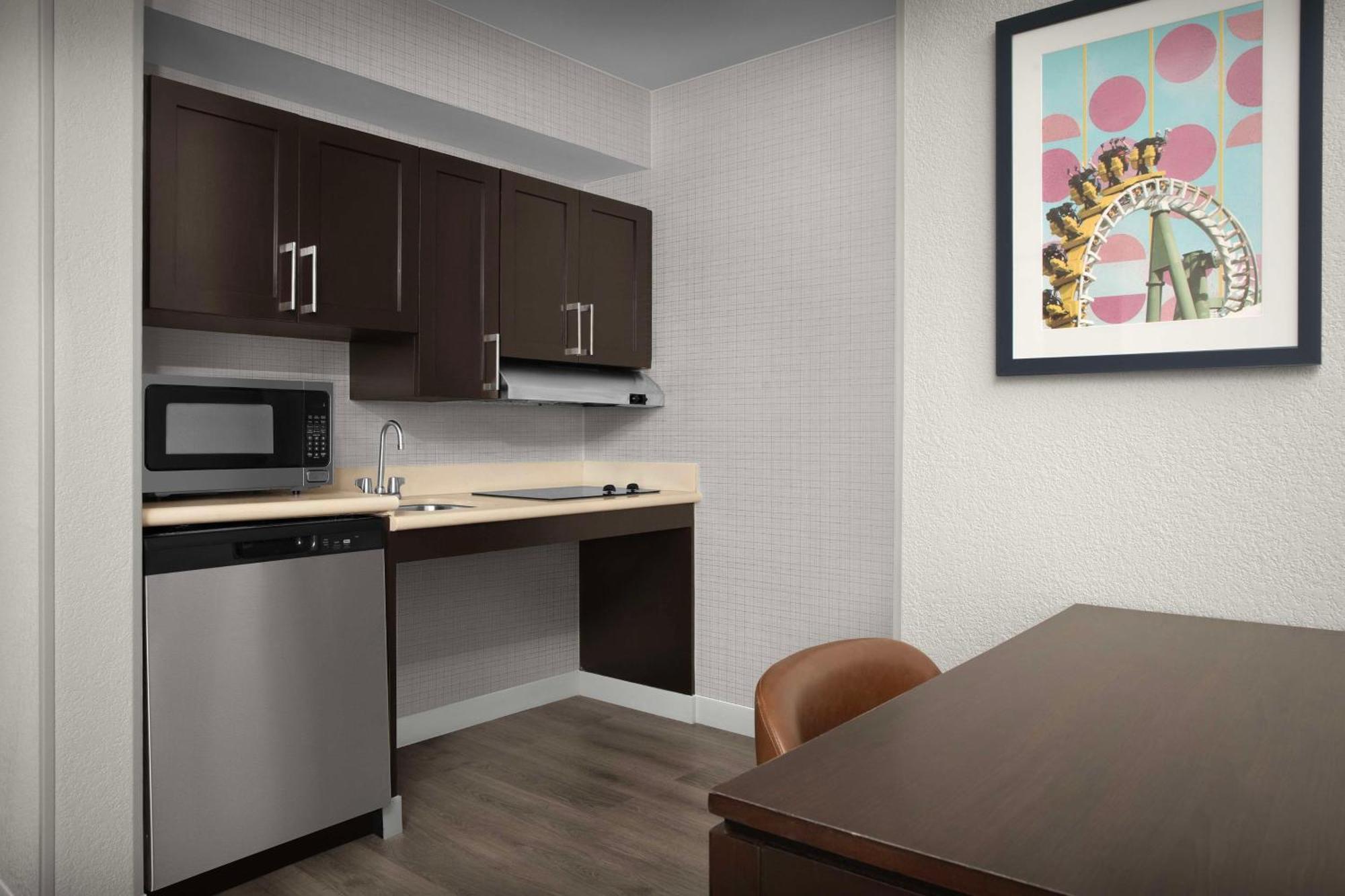 Homewood By Hilton Airport 3*