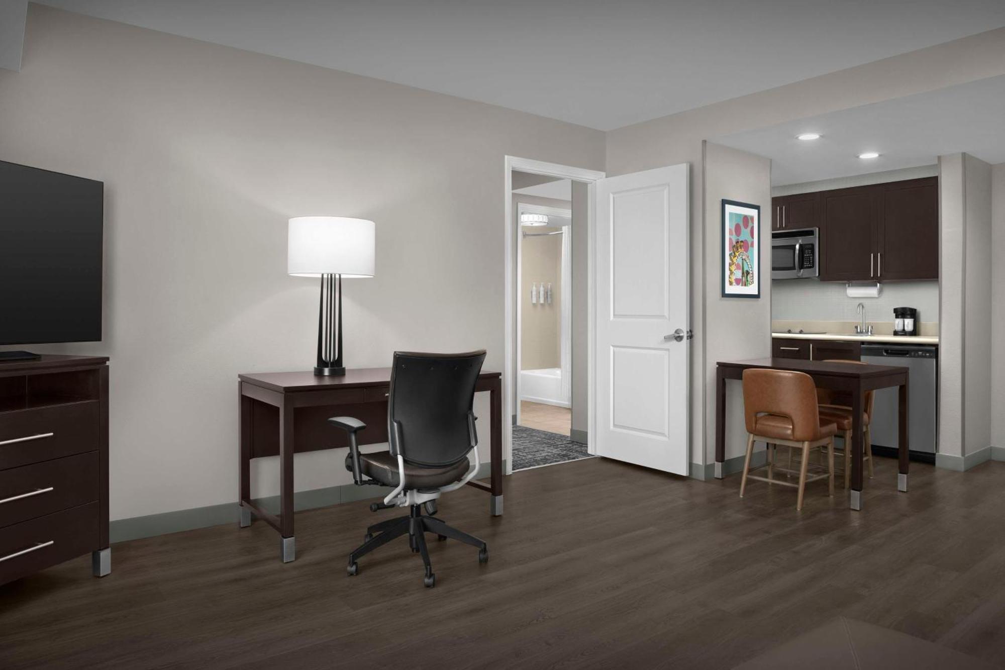 Homewood By Hilton Airport