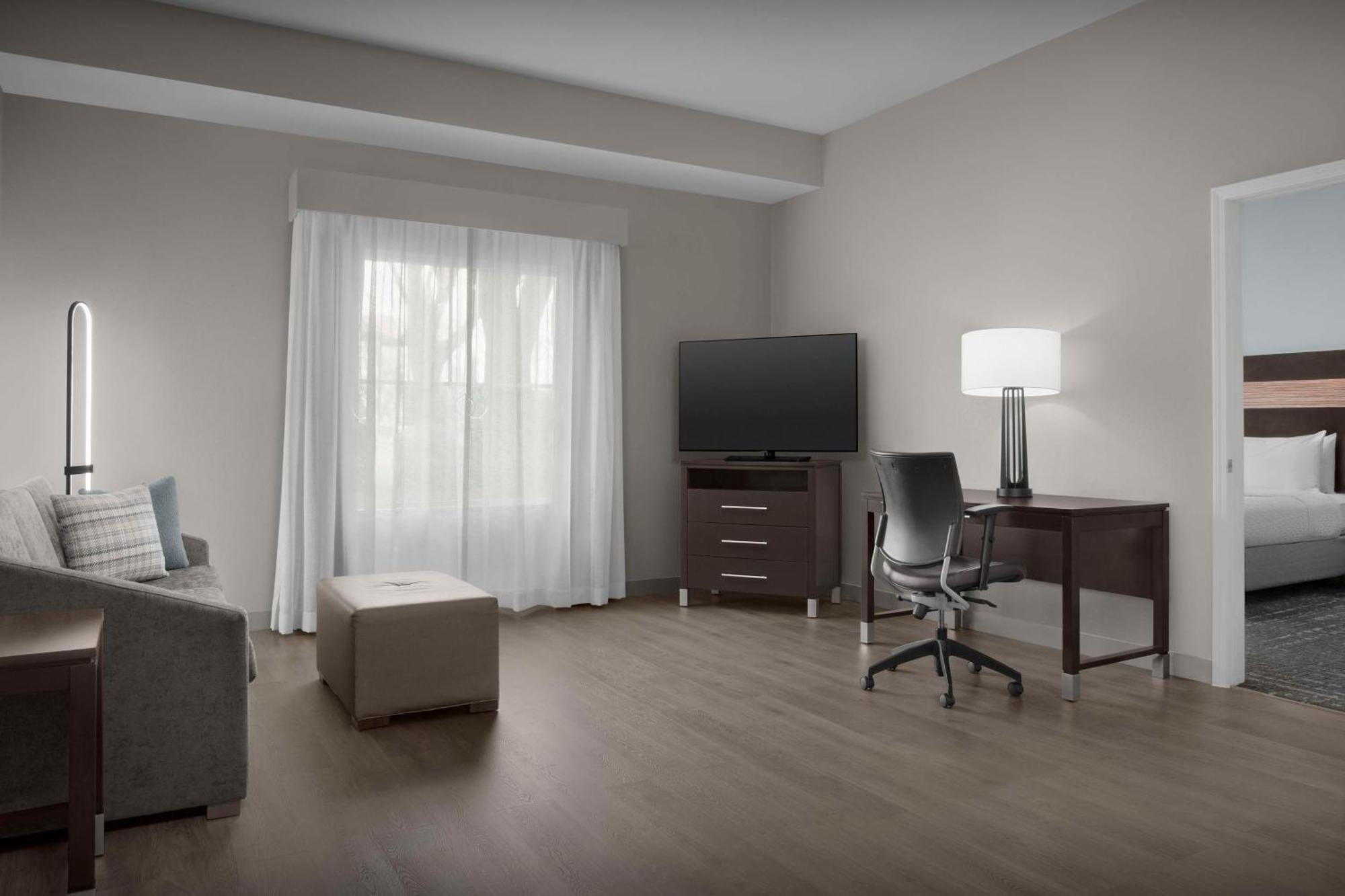 Hotel Homewood By Hilton Airport 3*