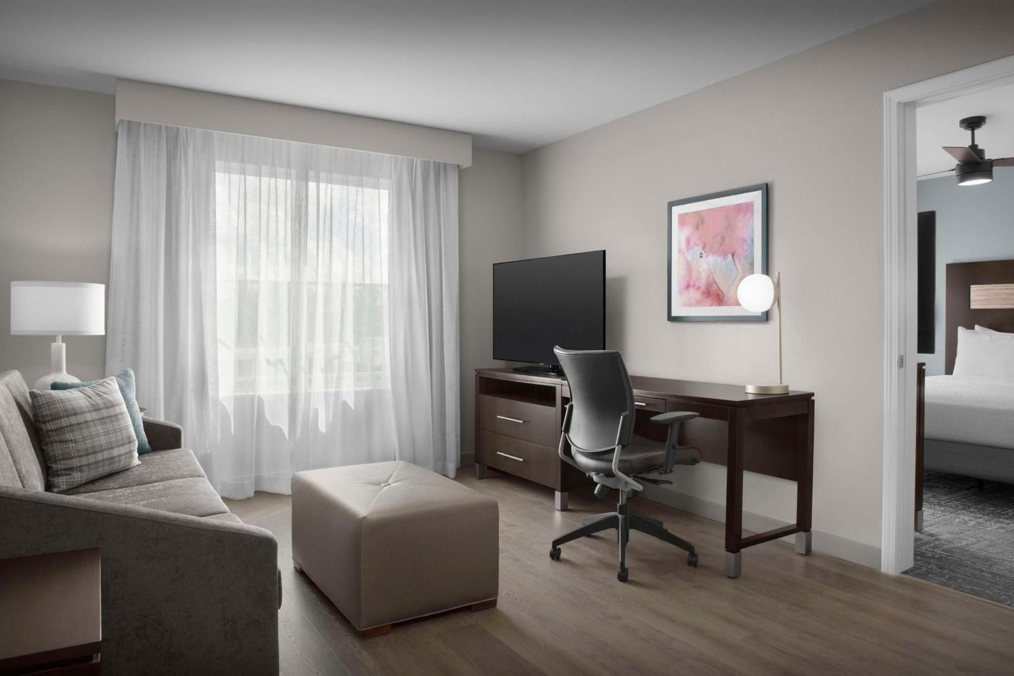 Hotel Homewood By Hilton Airport 3*