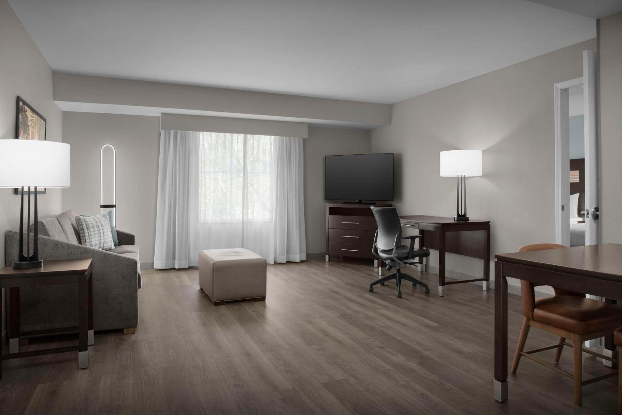 Homewood By Hilton Airport 3*