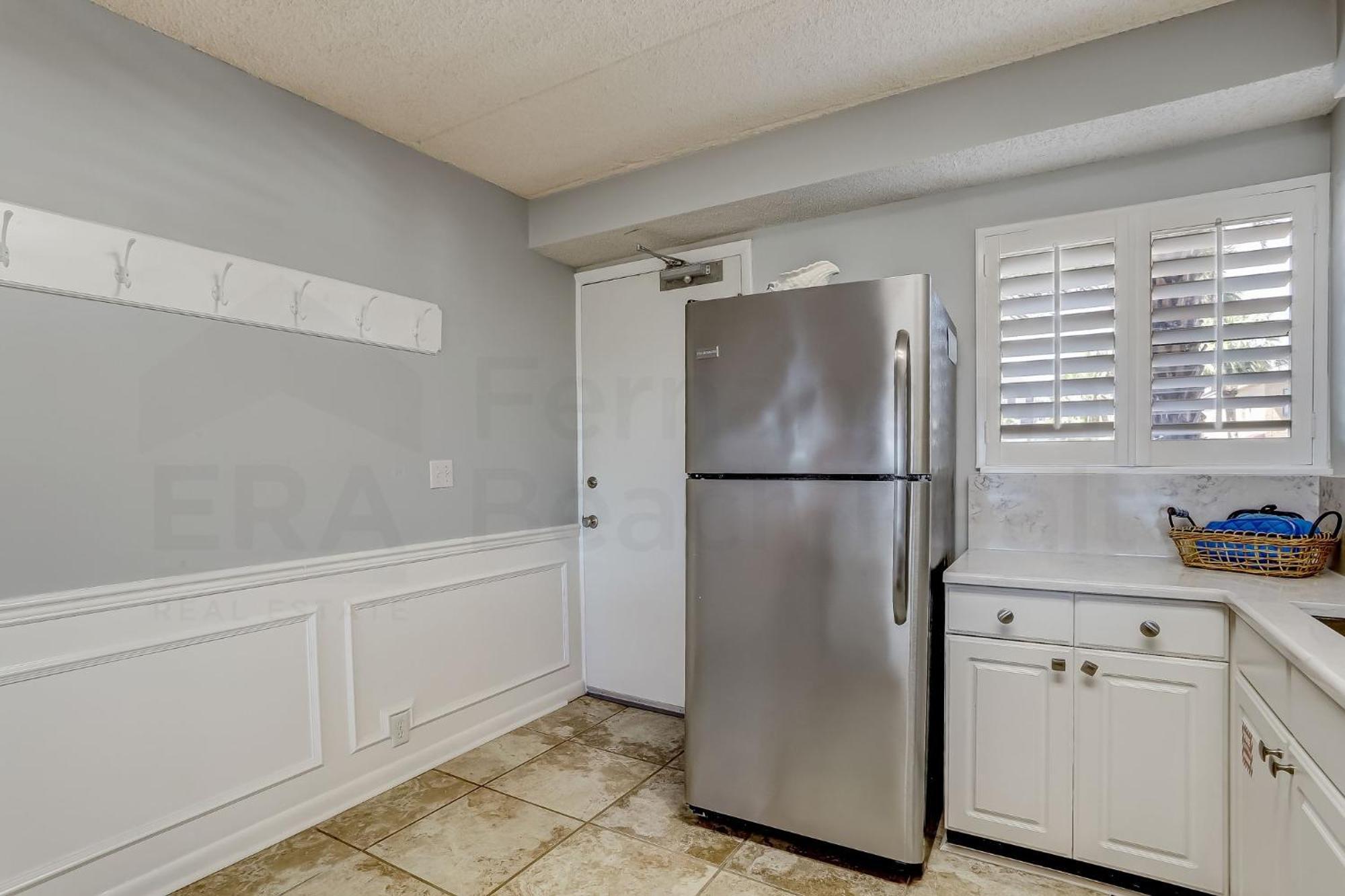 Steps To Oceanside Apartment