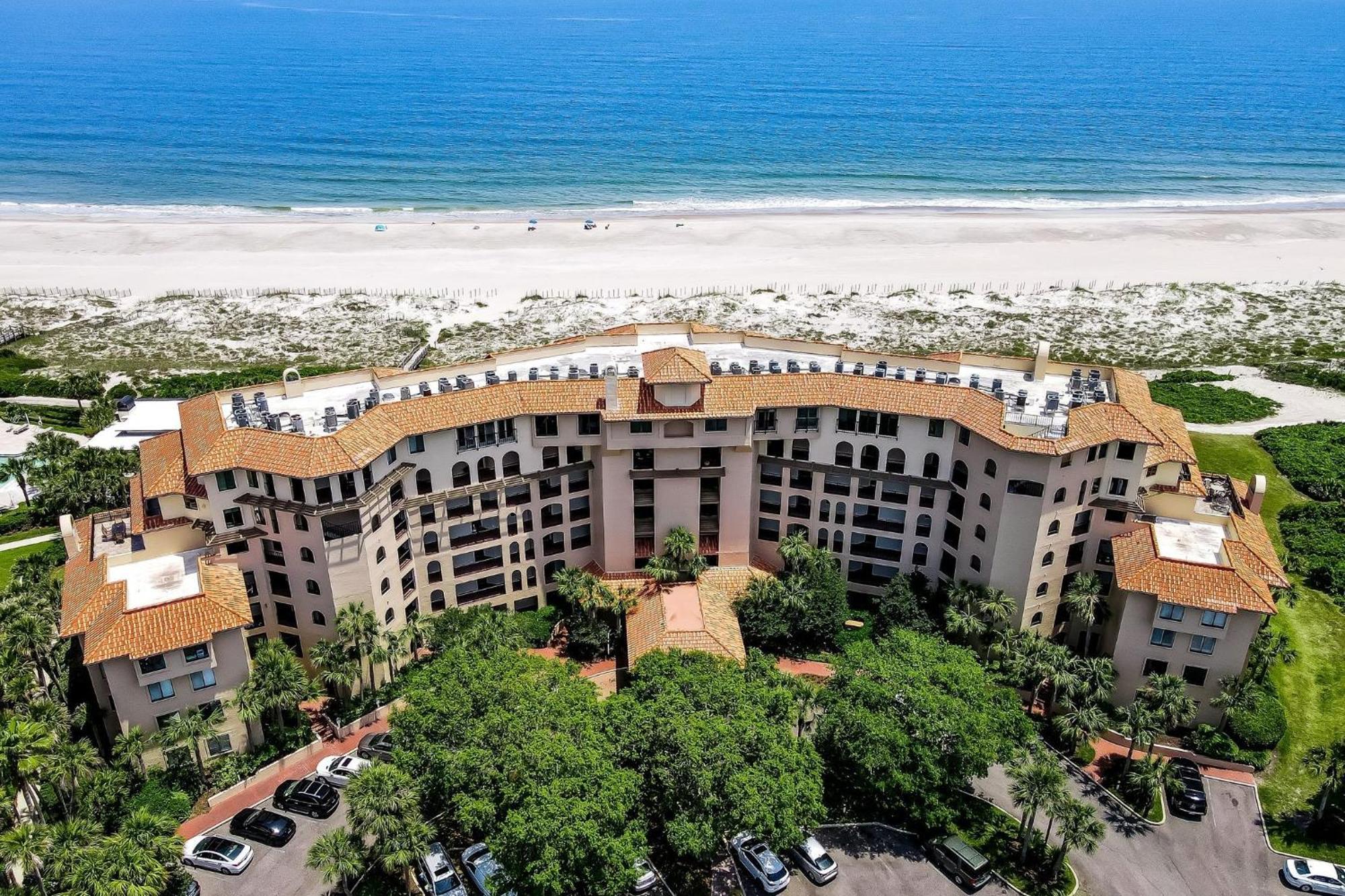 Oceanfront Penthouse Apartment