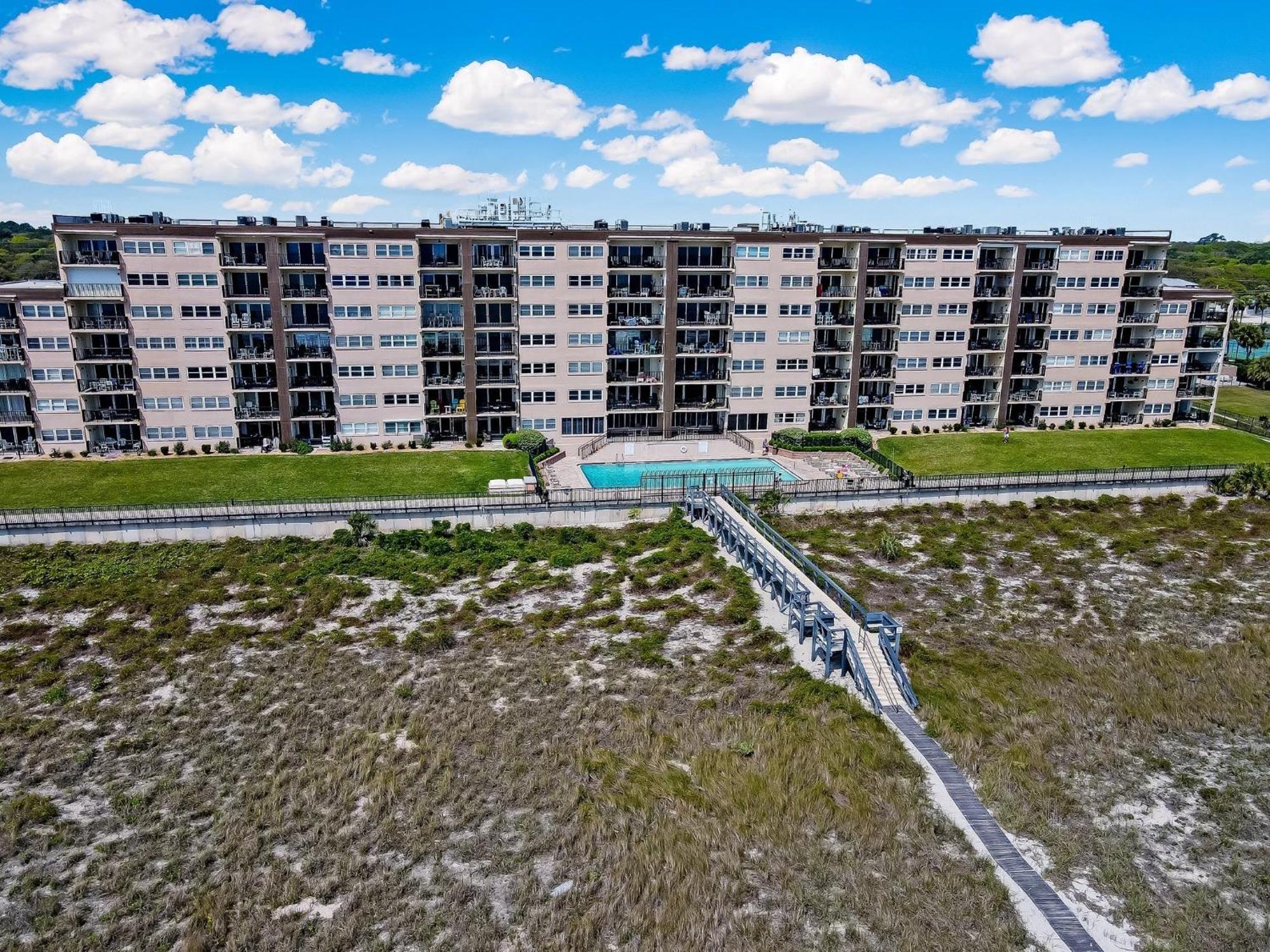 Oceanfront W Balcony * Amelia City