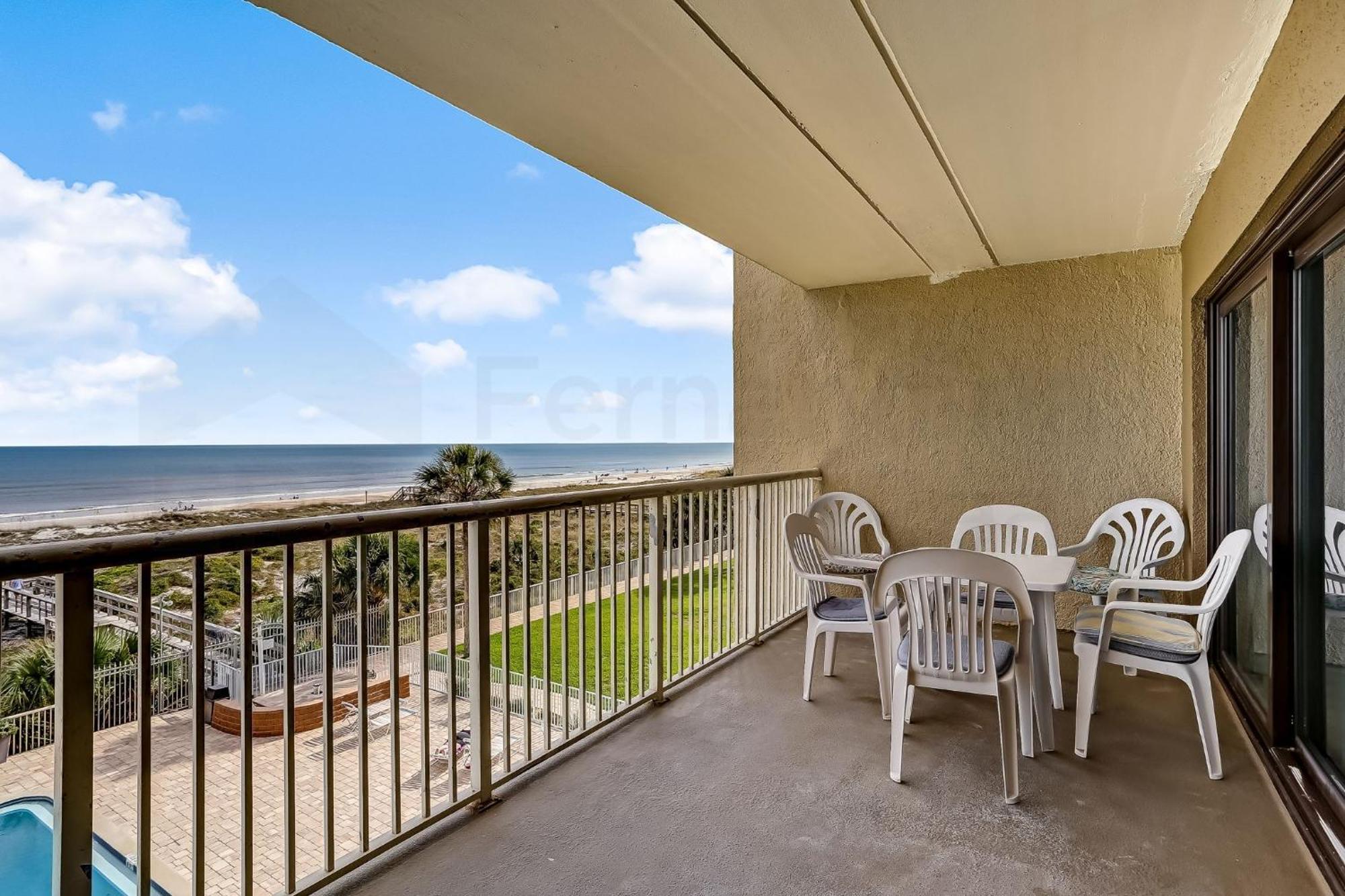 Apartment Oceanfront W Balcony *