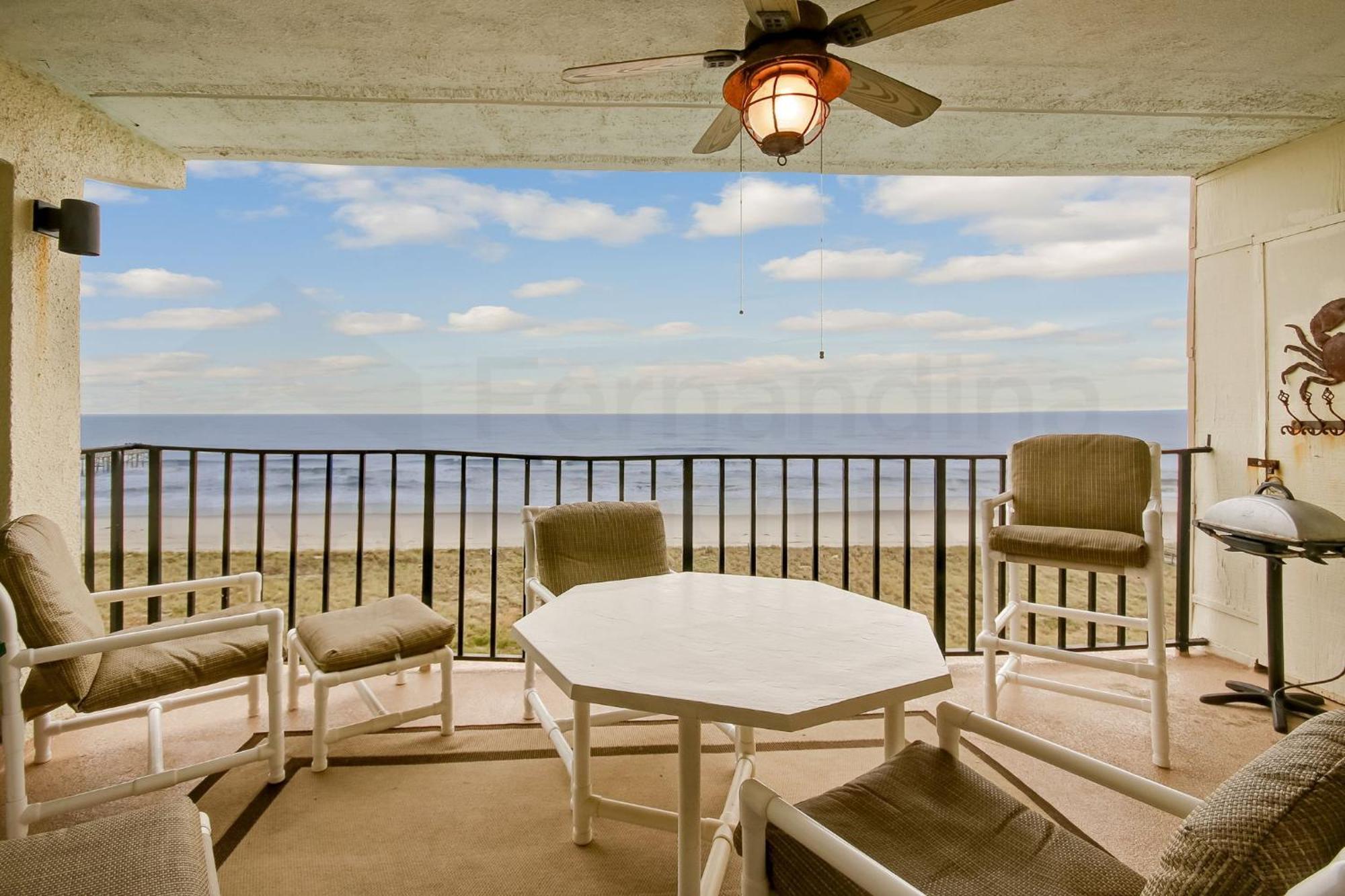 Redecorated Foreshore Apartment
