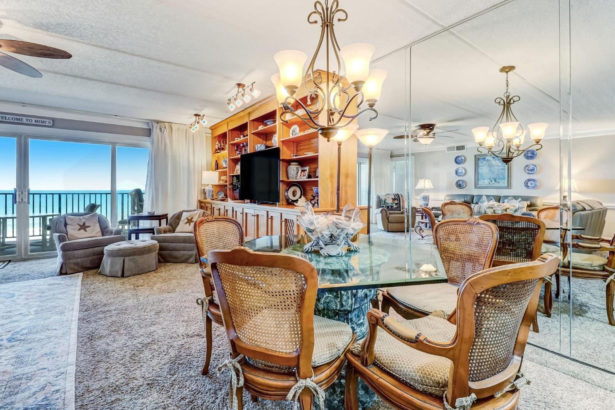 Redecorated Foreshore Apartment *