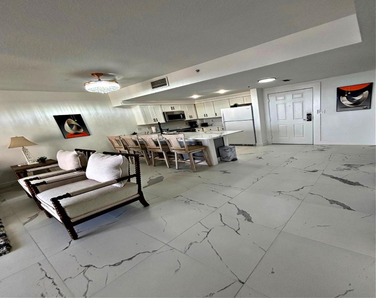 Wyndham Ocean Walk: Deluxe Oceanview Jacuzzi In Daytona Apartment