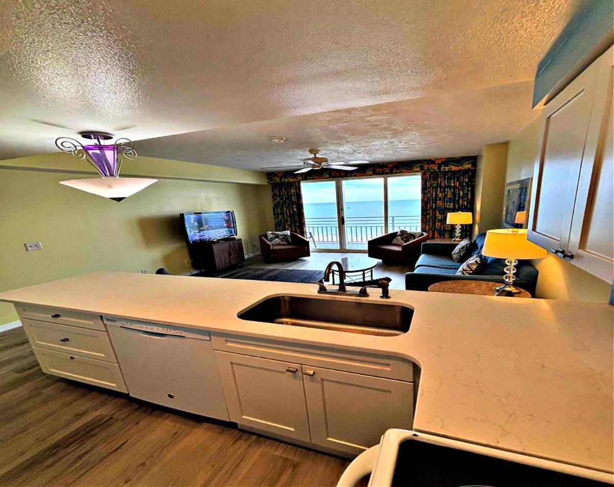 1 Bedroom Direct Oceanfront Wyndham Ocean Walk - Daytona Funland 703 Apartment *