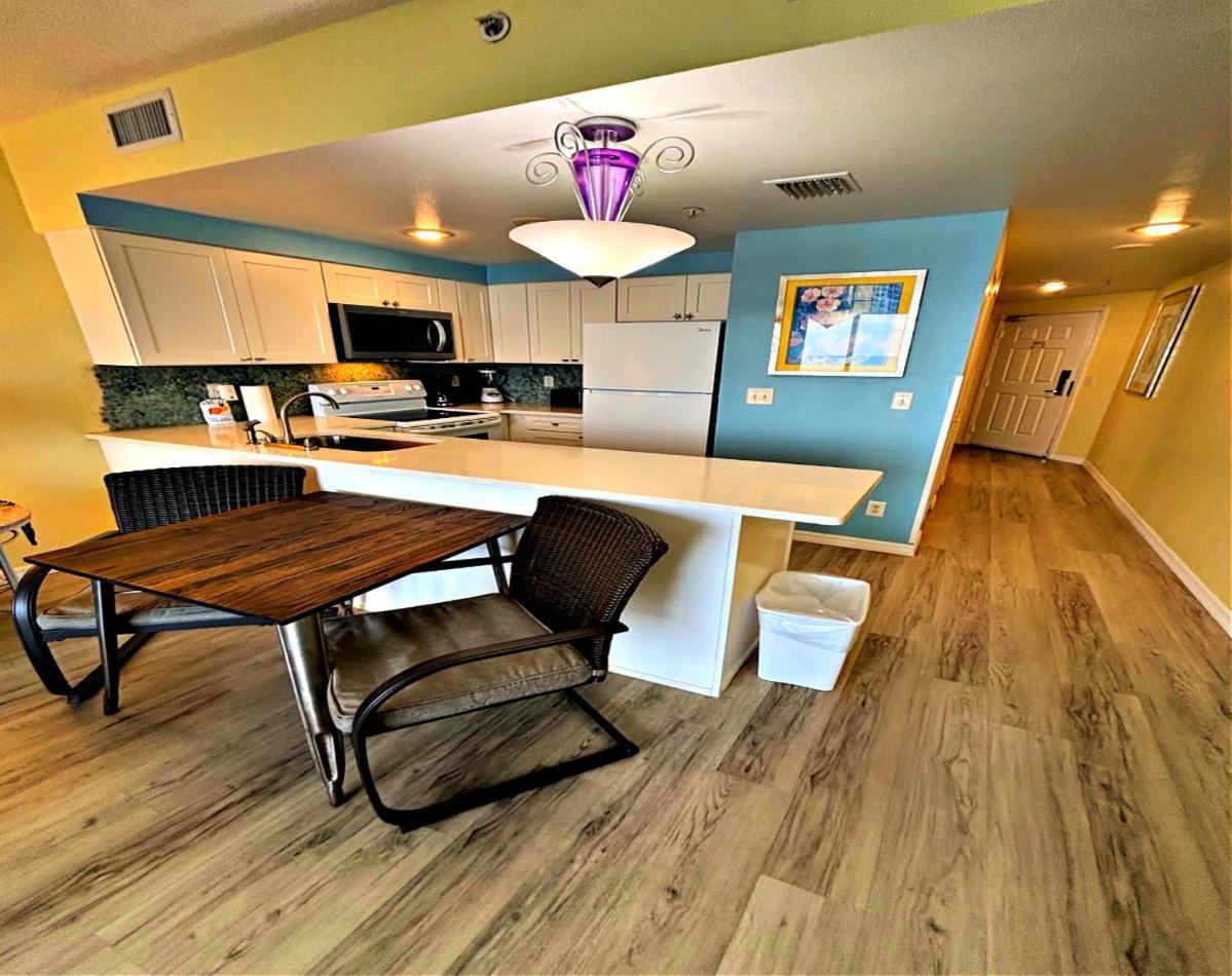 1 Bedroom Direct Oceanfront Wyndham Ocean Walk - Daytona Funland 703 Apartment *