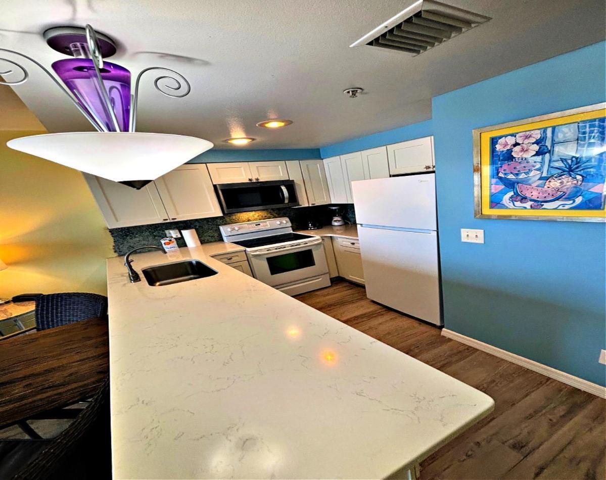 1 Bedroom Direct Oceanfront Wyndham Ocean Walk - Daytona Funland 703 Apartment Daytona Beach