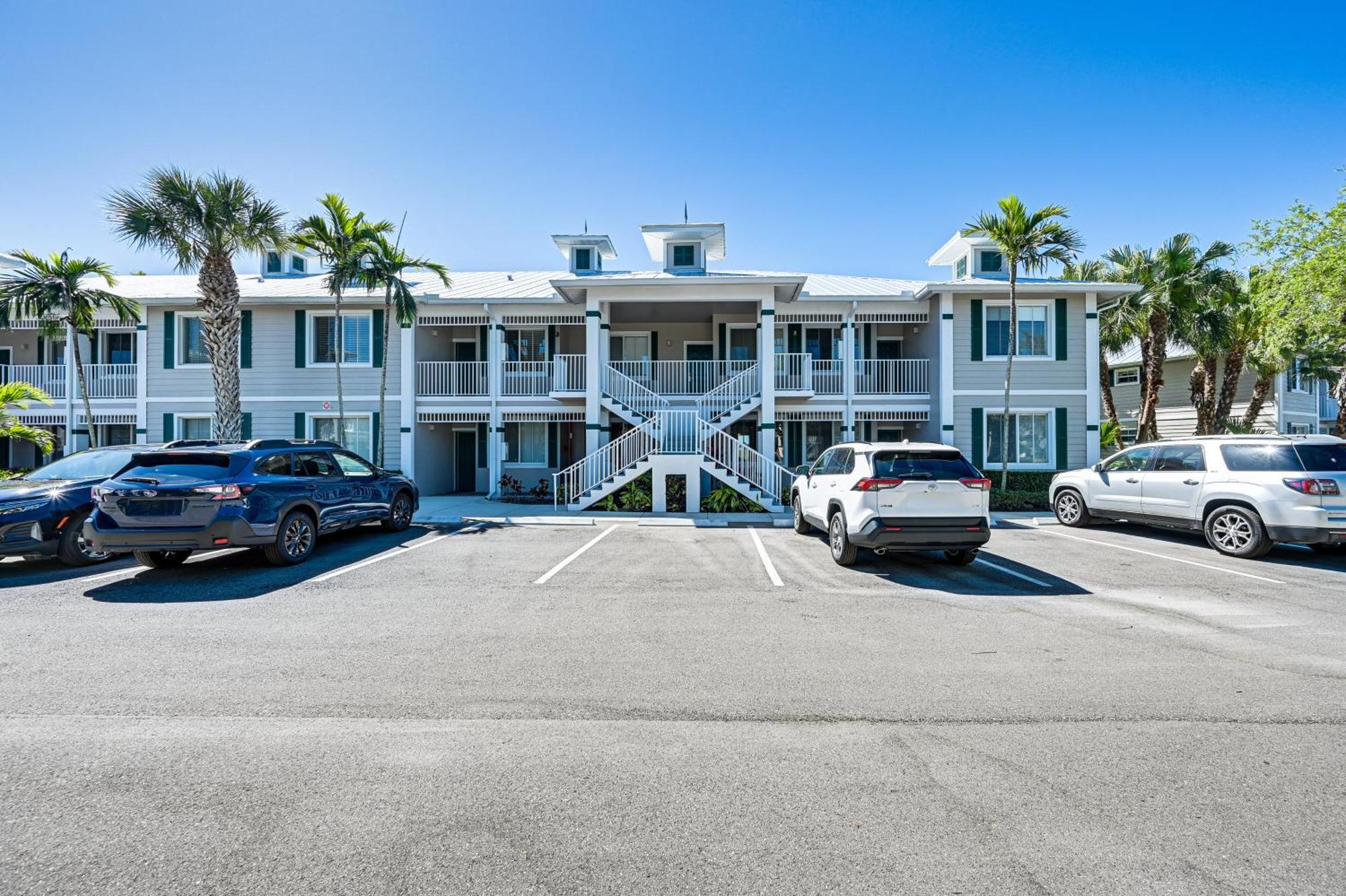 Lely With Golf Course And Pool Access * Naples