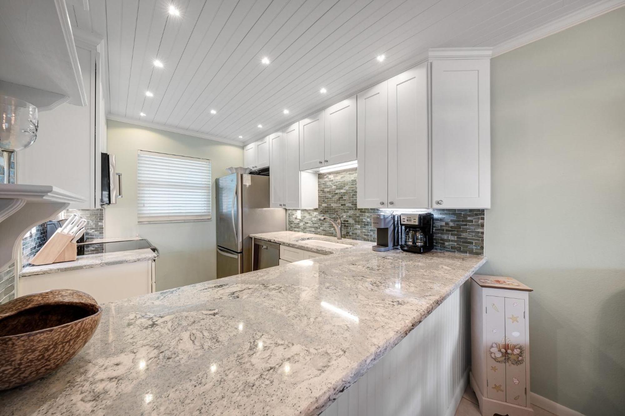 Holiday home Floor Ocean And Pool Views Located On No-drive With 2 Complex Pools New Smyrna Beach