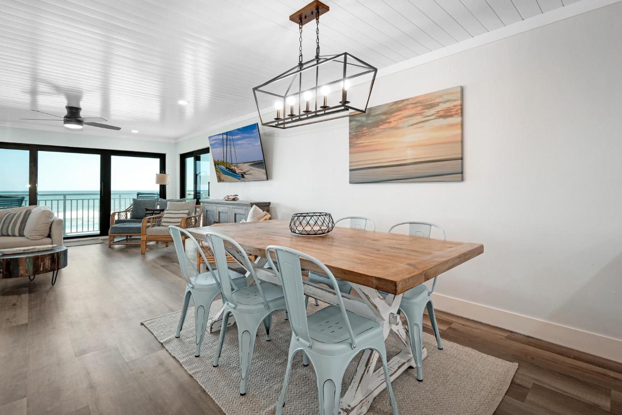 Large Balcony With Direct Oceanfront Views And Access To Complex Pool Holiday home *