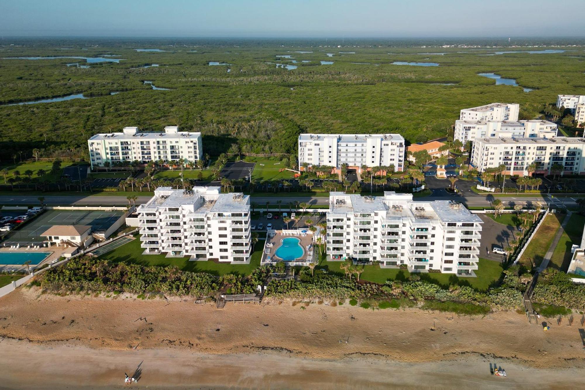 Large Balcony With Direct Oceanfront Views And Access To Complex Pool * New Smyrna Beach