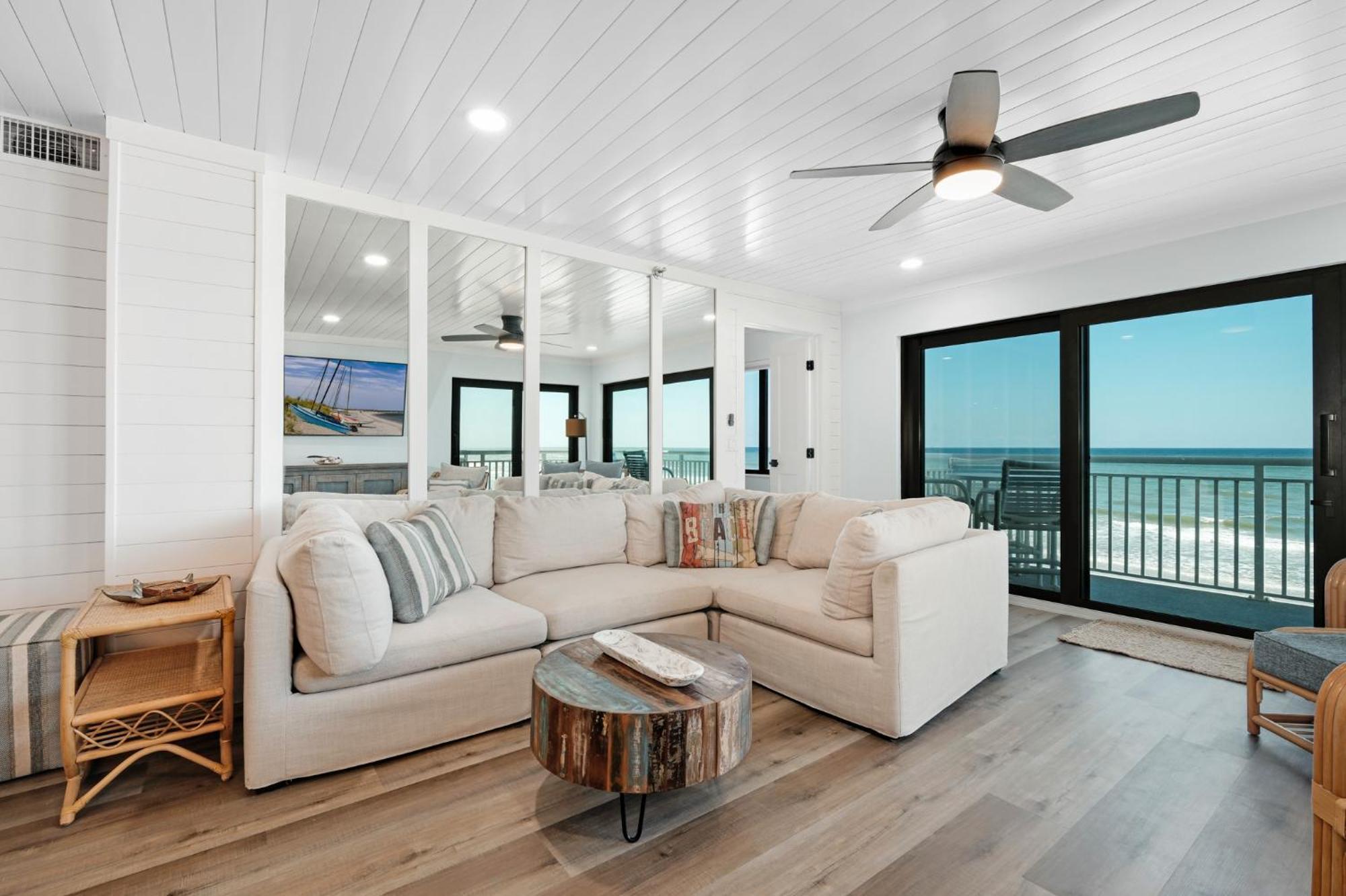 Large Balcony With Direct Oceanfront Views And Access To Complex Pool Holiday home New Smyrna Beach