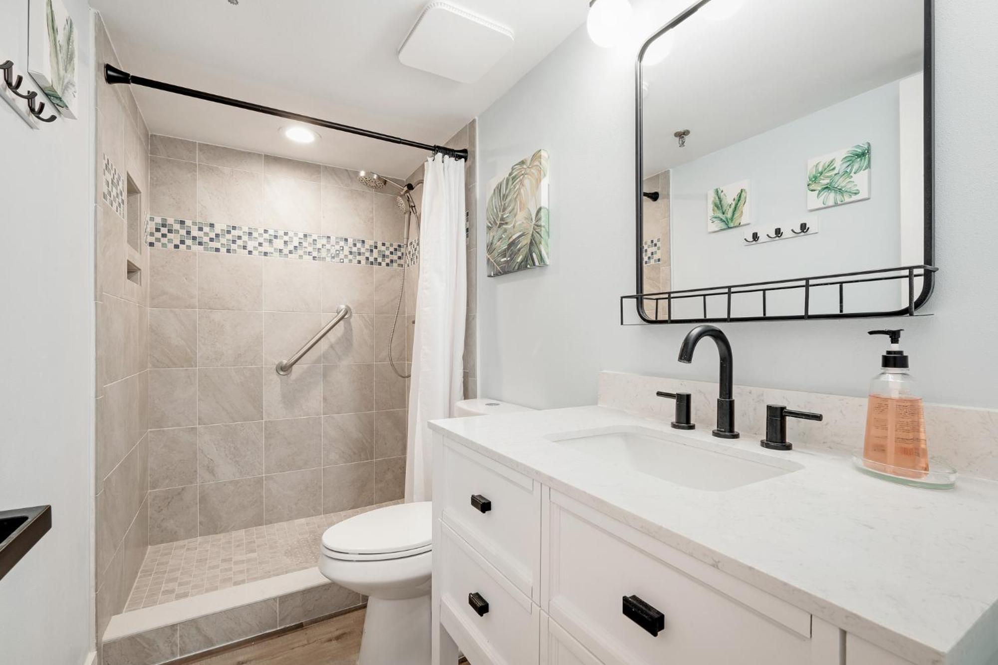 Large Balcony With Direct Oceanfront Views And Access To Complex Pool *