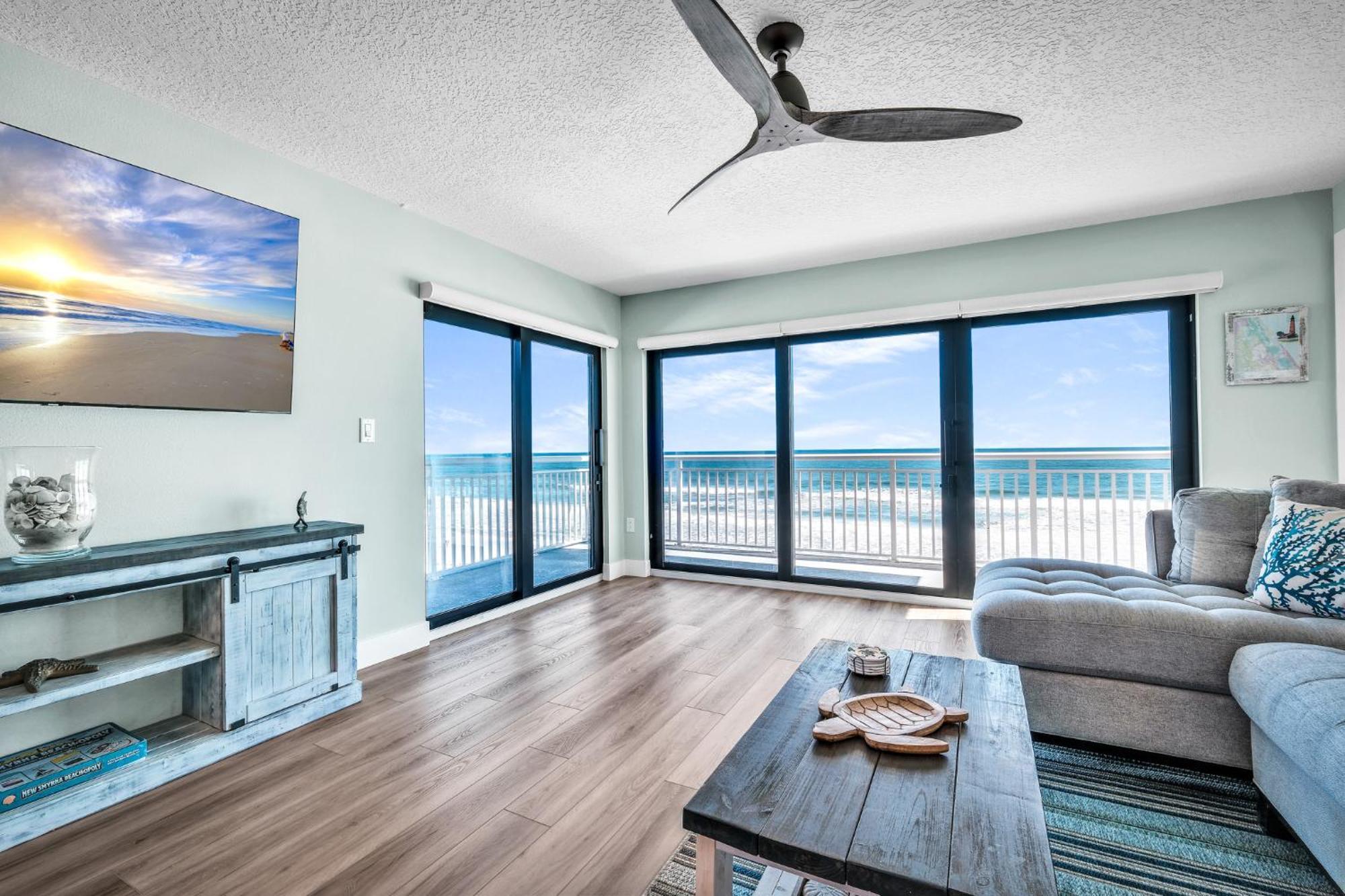Direct Oceanfront With Stunning Corner Views And Pool Access! Holiday home *