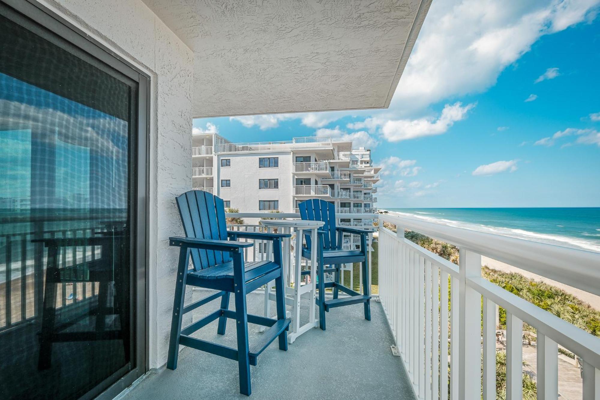 Holiday home Direct Oceanfront With Stunning Corner Views And Pool Access! New Smyrna Beach