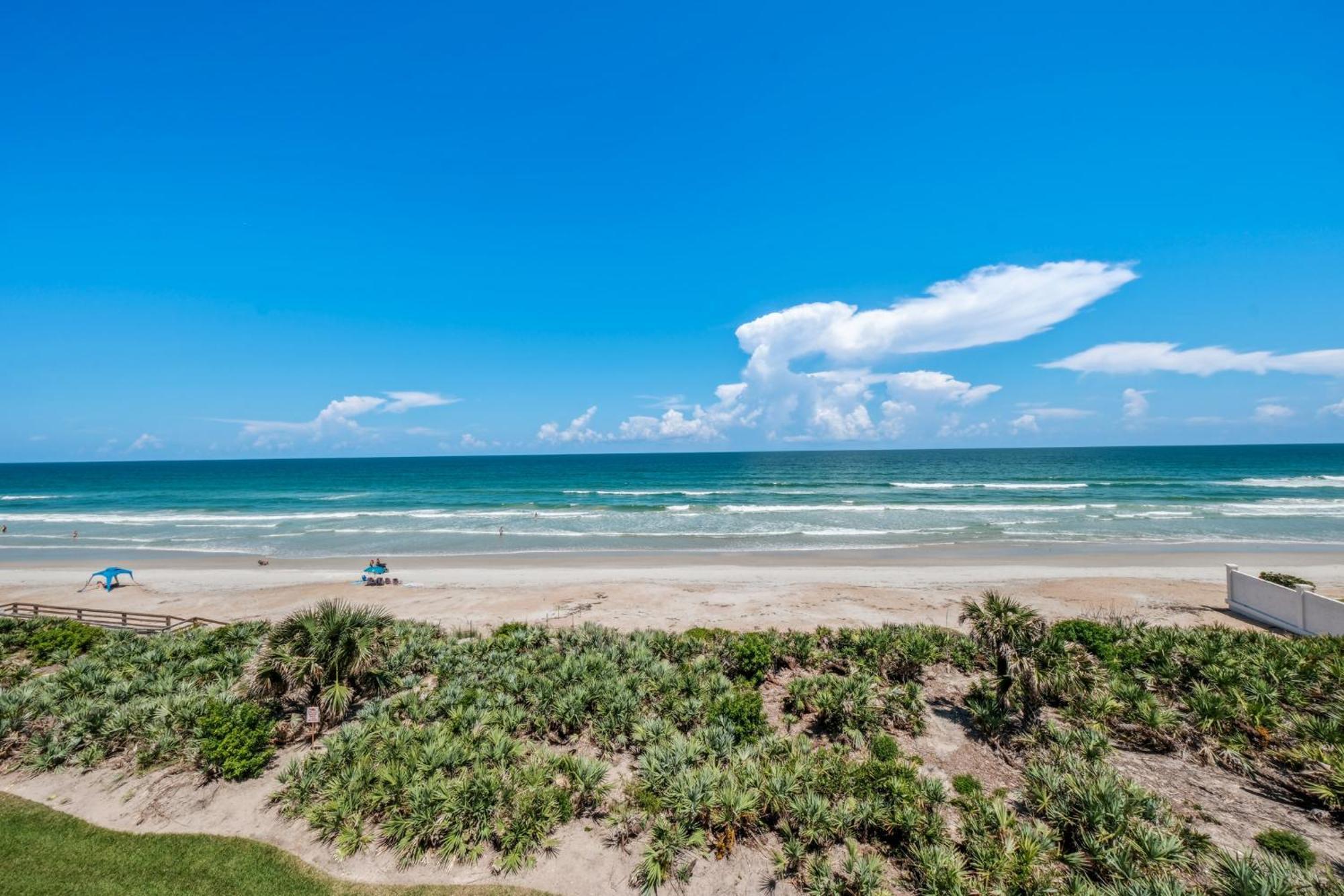 Corner Oceanfront Views With Wrap Around Balcony Located On The No-drive Beach! *