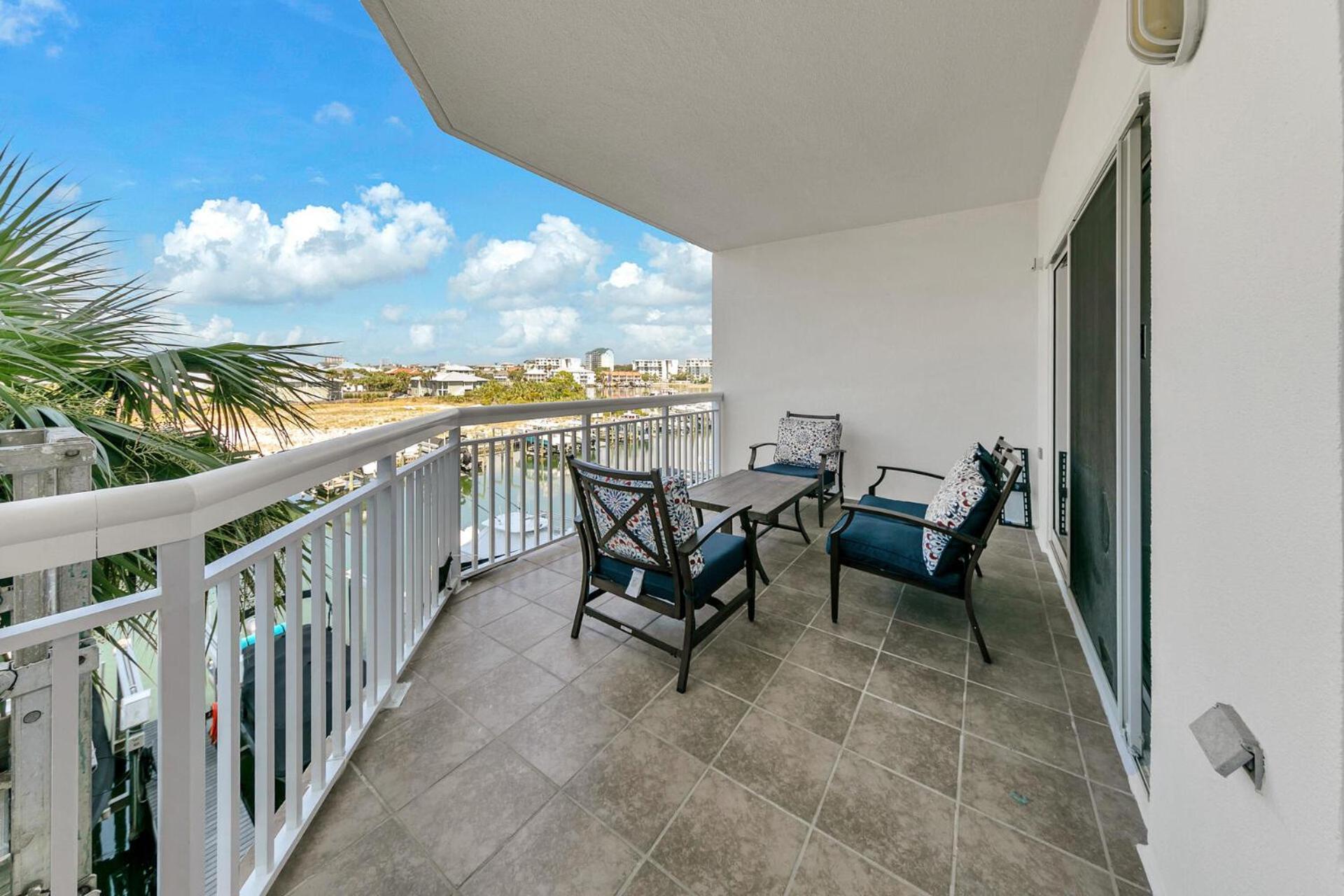 Harbor Landing 102b - Beautiful Harbor Views Holiday home *