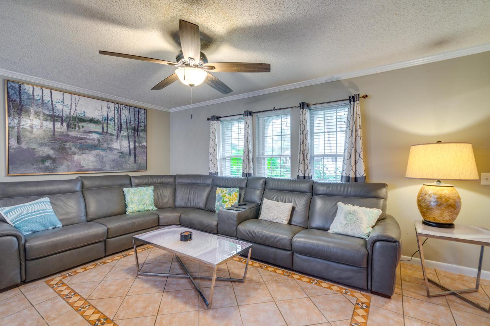 Holiday home Canal-front With Dock And Lanai In Cape Coral! *