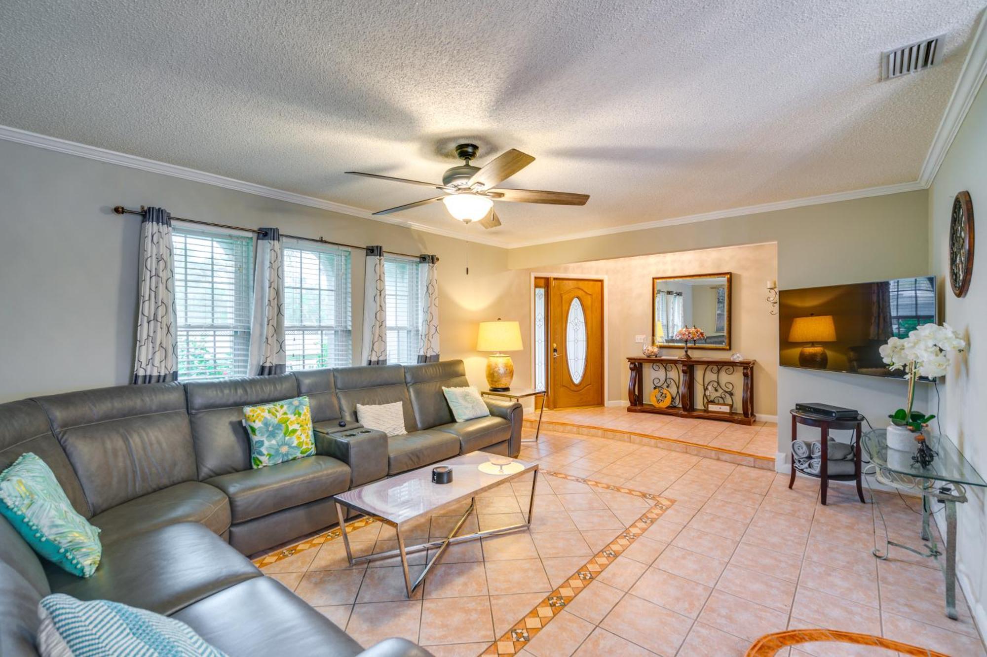 Canal-front With Dock And Lanai In Cape Coral! * Cape Coral