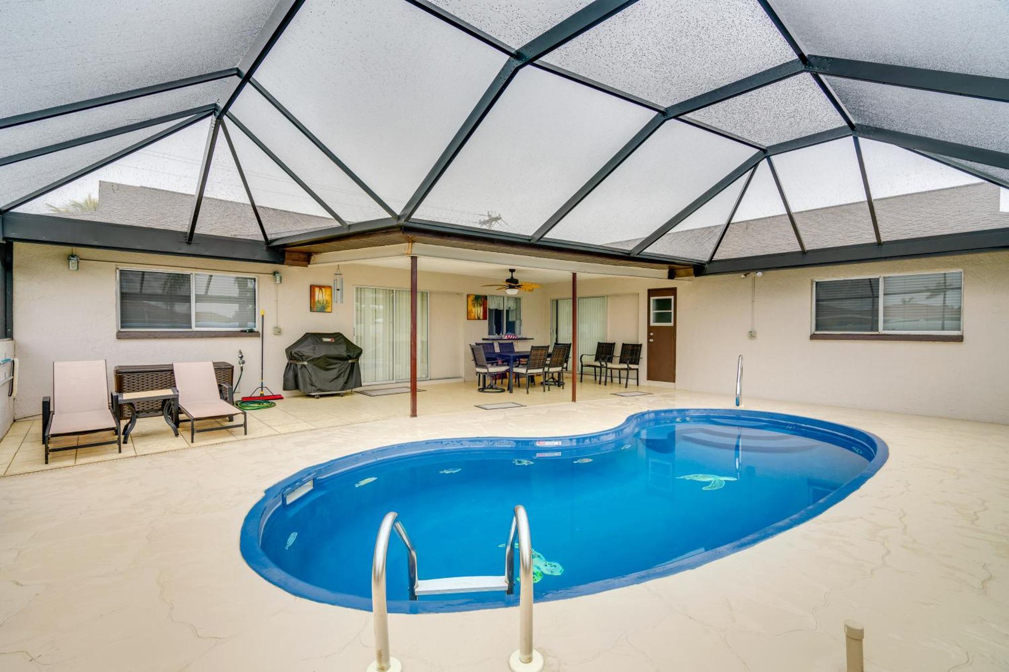 Canal-front With Dock And Lanai In Cape Coral! *