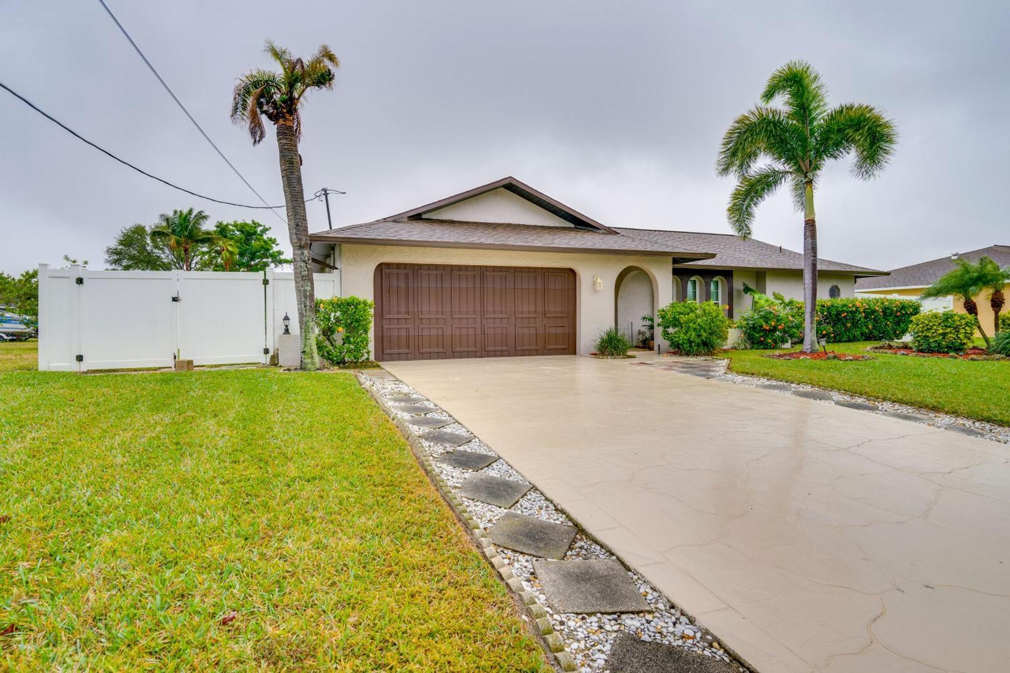 Canal-front With Dock And Lanai In Cape Coral!