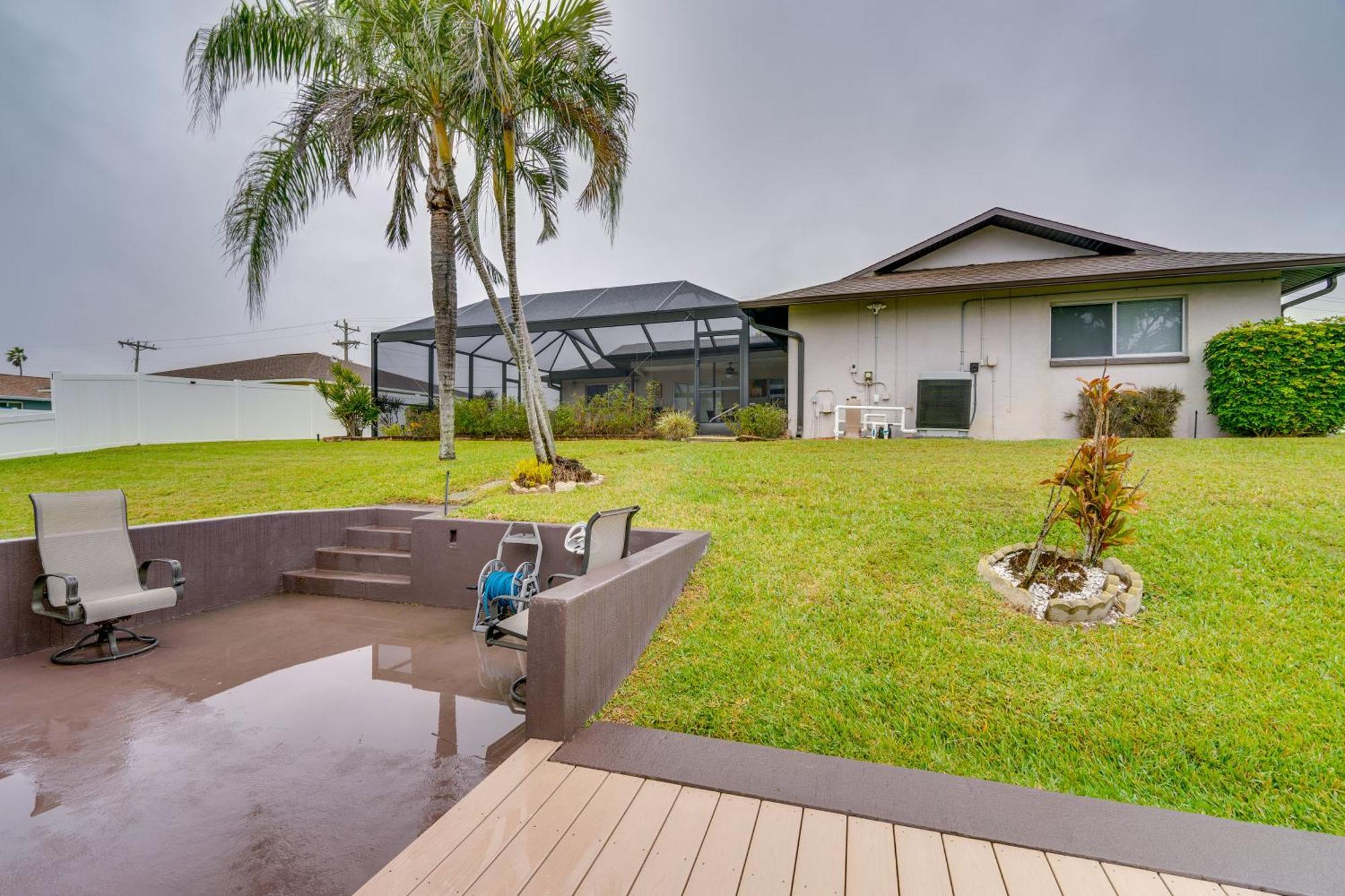 Canal-front With Dock And Lanai In Cape Coral! Cape Coral
