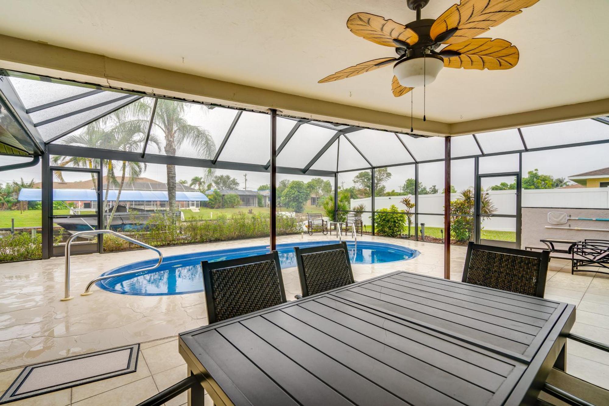 Holiday home Canal-front With Dock And Lanai In Cape Coral!