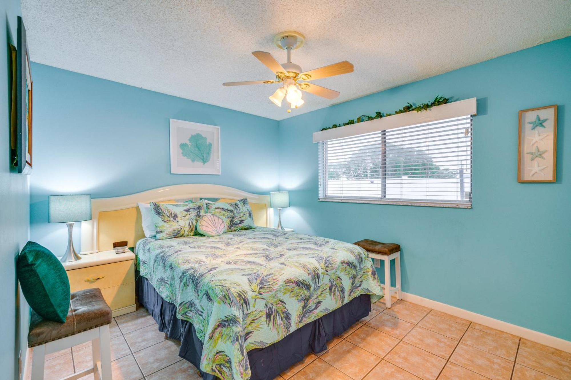 Holiday home Canal-front With Dock And Lanai In Cape Coral! *