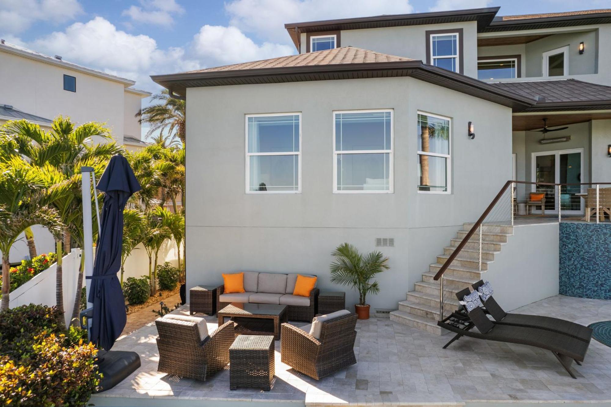 Luxury Waterfront 4br Private Heated Pool Hot Tub Holiday home St. Pete Beach