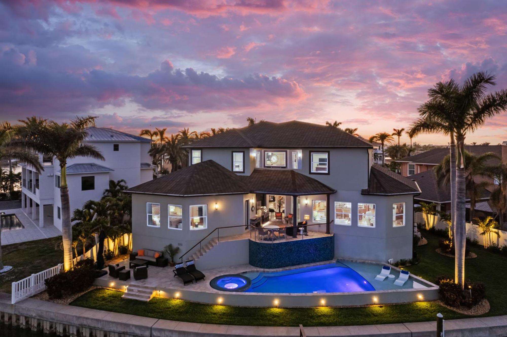 Holiday home Luxury Waterfront 4br Private Heated Pool Hot Tub St. Pete Beach
