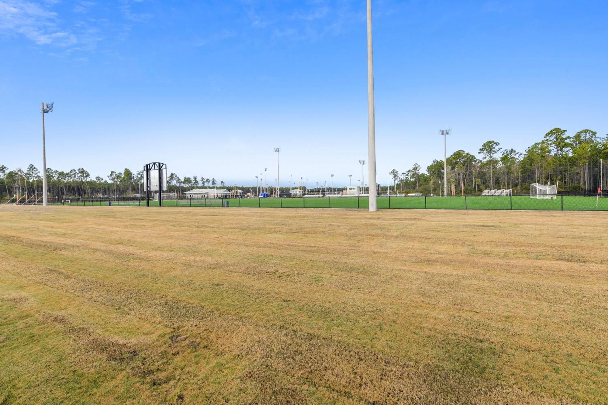 Holiday home Edgewater #811 Tower 3 By Book That Panama City Beach