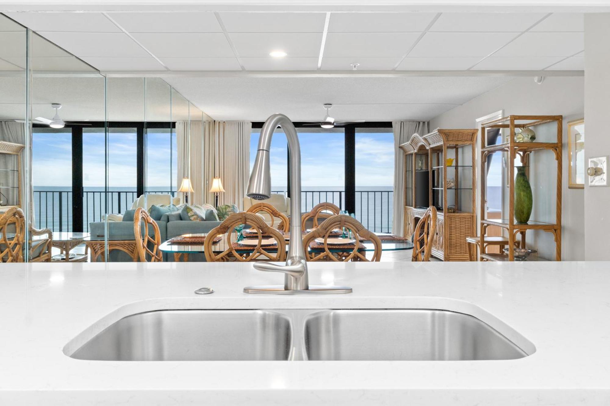 Edgewater #811 Tower 3 By Book That Holiday home