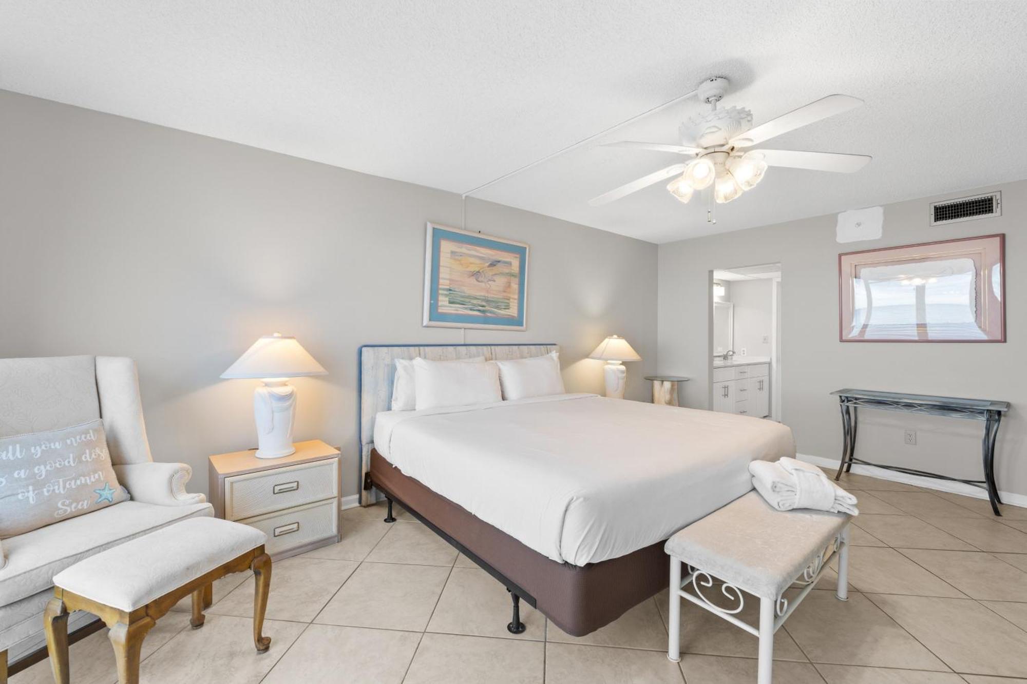 Holiday home Edgewater #811 Tower 3 By Book That Panama City Beach