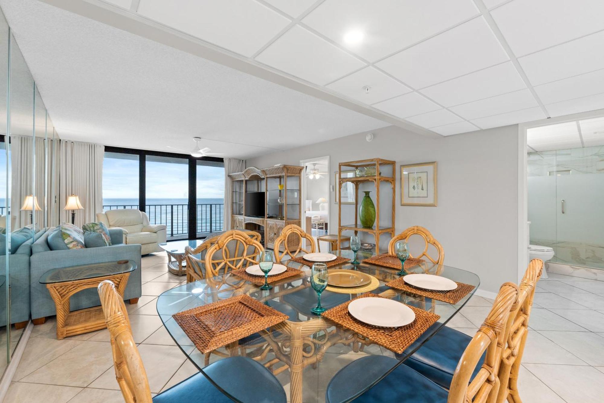 Holiday home Edgewater #811 Tower 3 By Book That