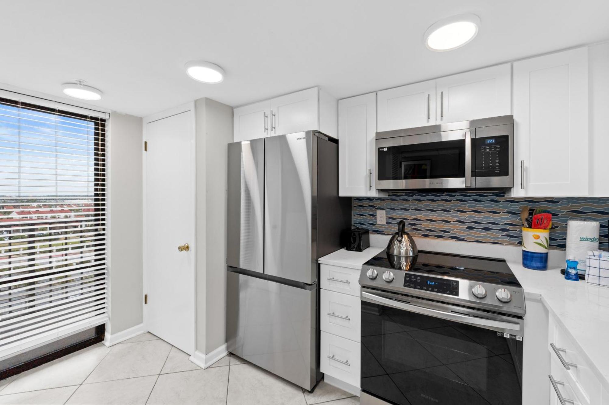 Edgewater #811 Tower 3 By Book That