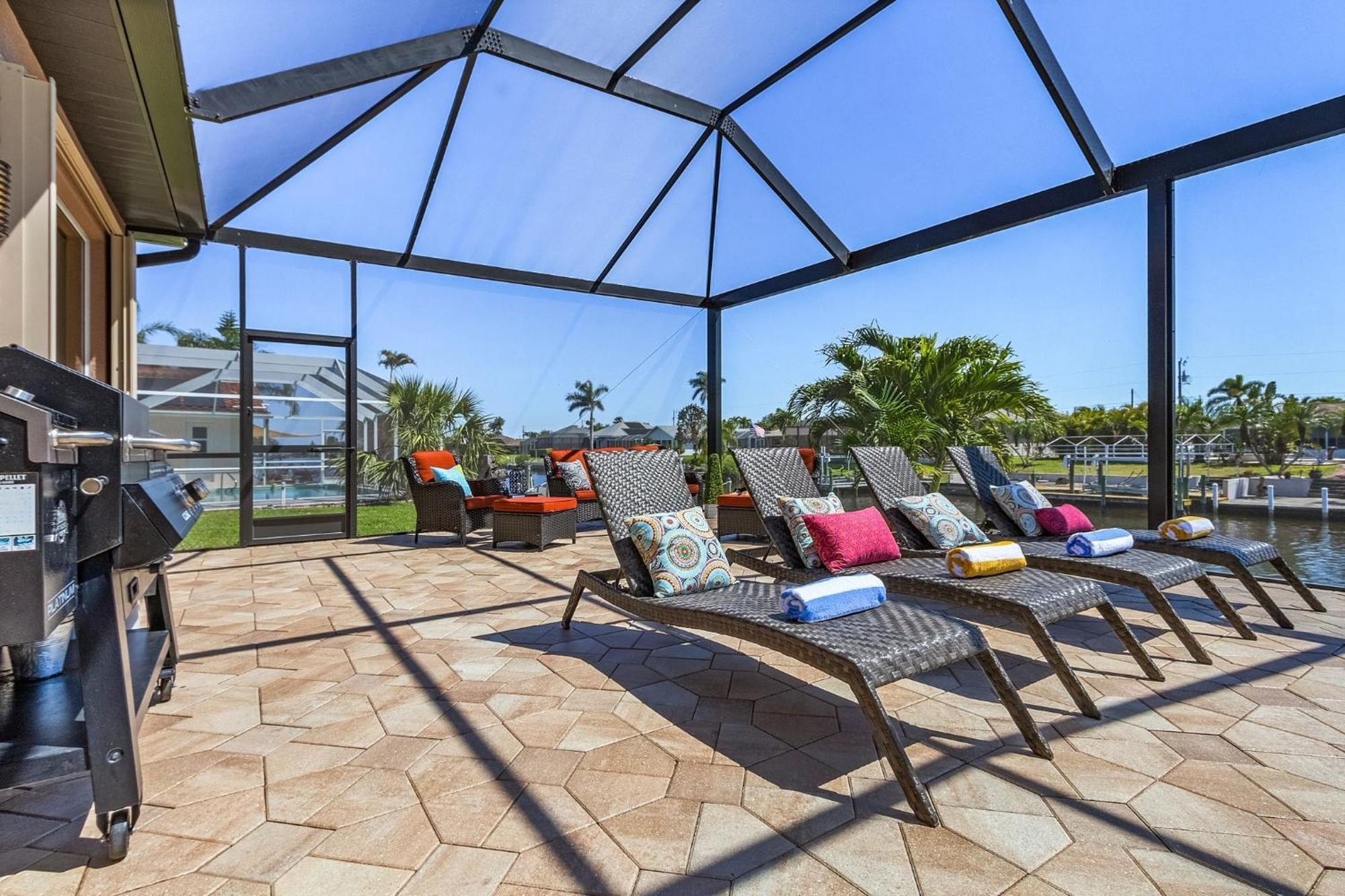 Heated Saltwater Pool, Dock, Gulf Access - Infinity Coral - Roelens Holiday home *