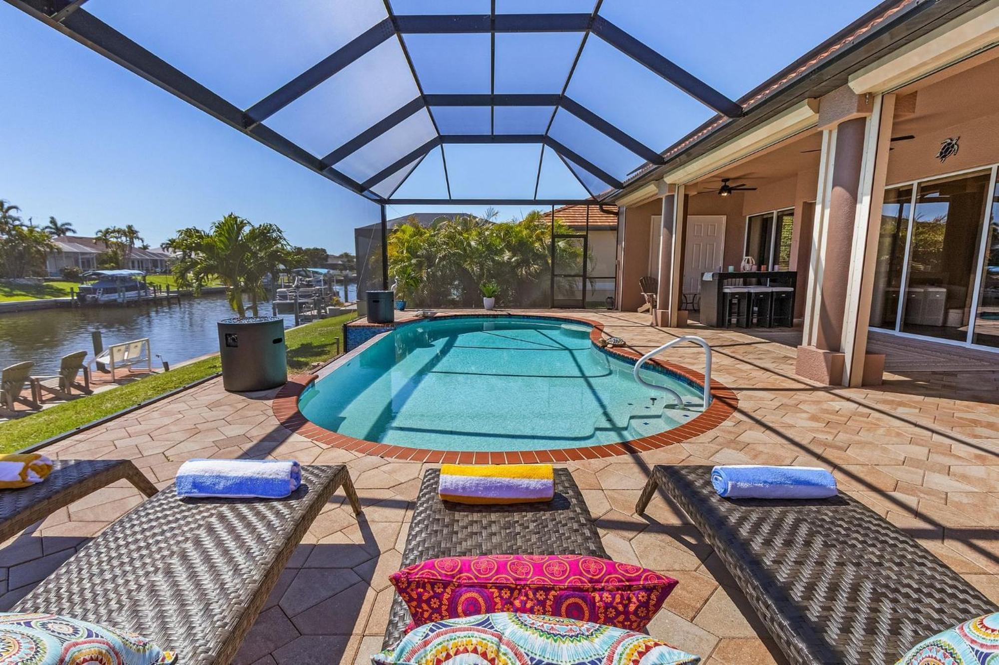 Heated Saltwater Pool, Dock, Gulf Access - Infinity Coral - Roelens Holiday home