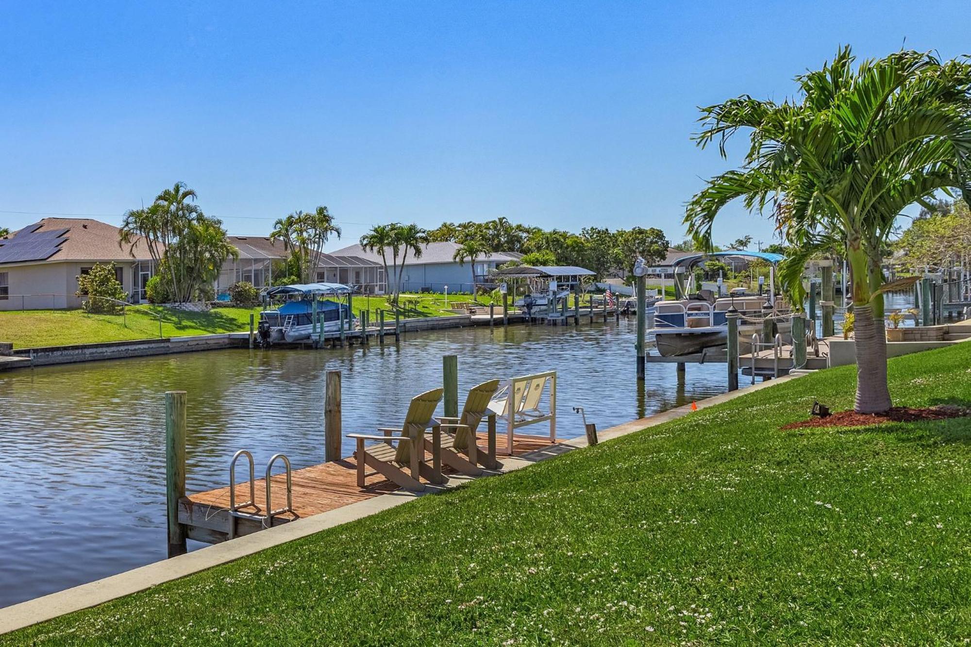 Heated Saltwater Pool, Dock, Gulf Access - Infinity Coral - Roelens Holiday home Cape Coral