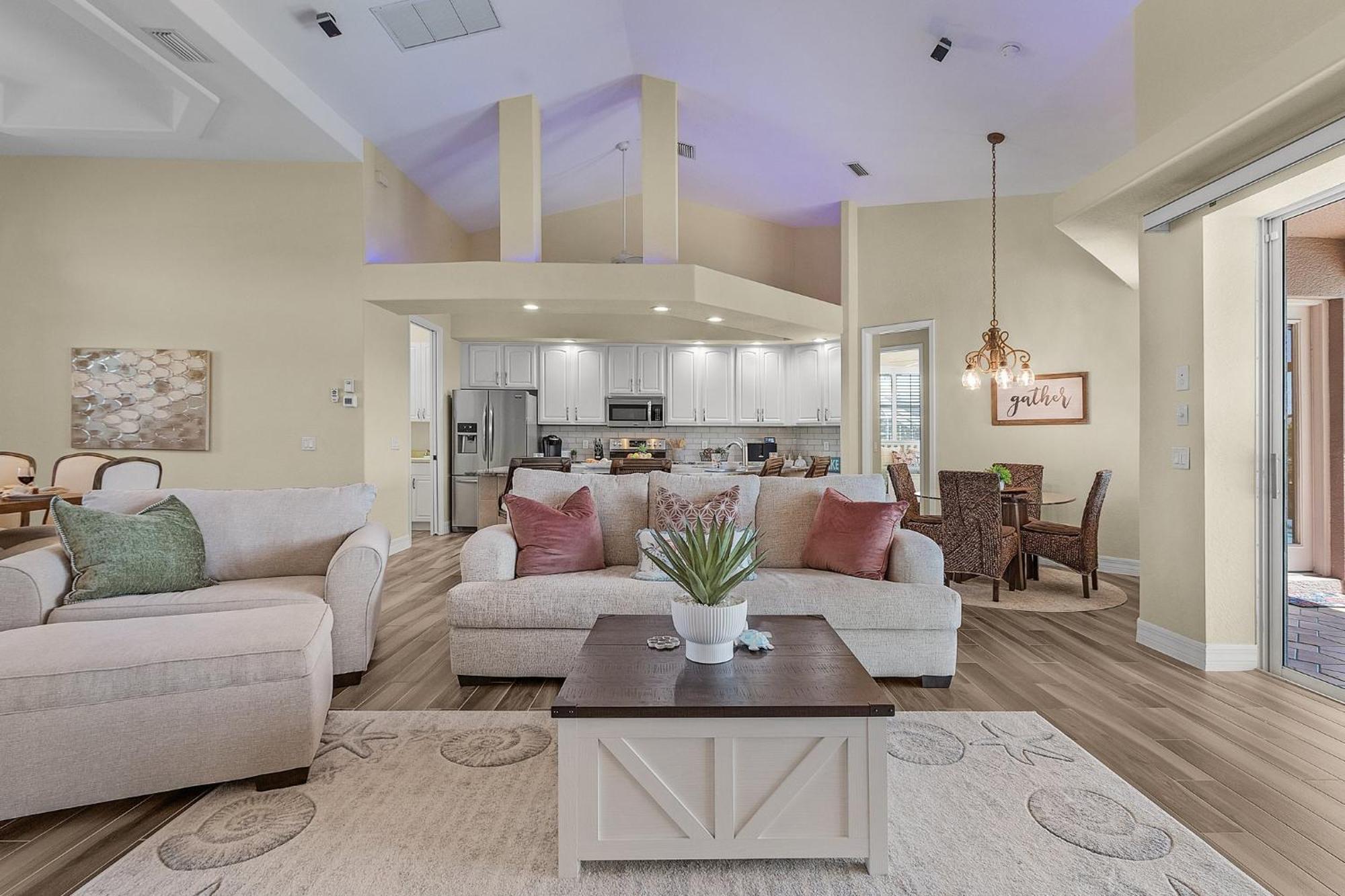 Heated Saltwater Pool, Dock, Gulf Access - Infinity Coral - Roelens Holiday home