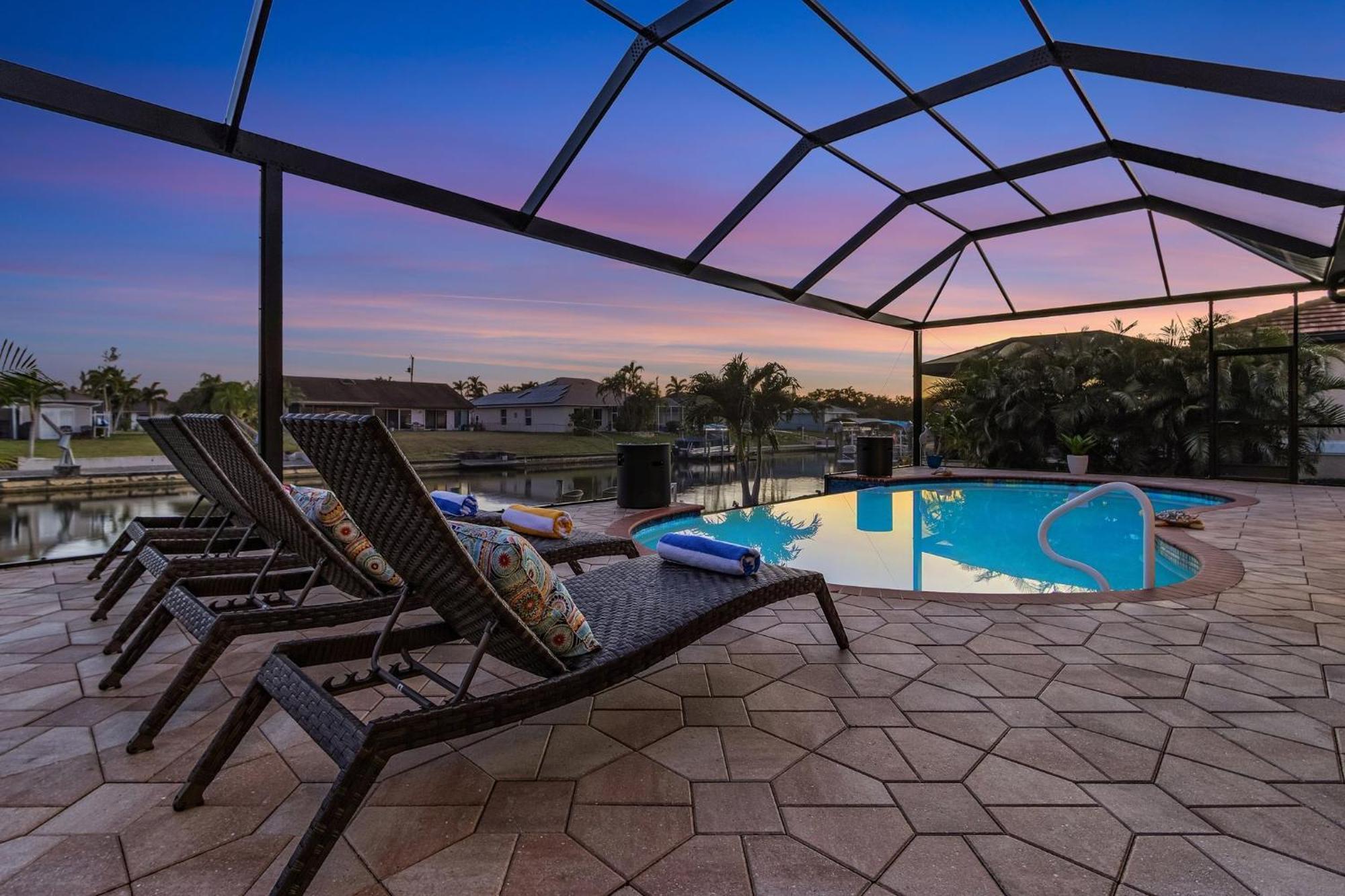 Holiday home Heated Saltwater Pool, Dock, Gulf Access - Infinity Coral - Roelens
