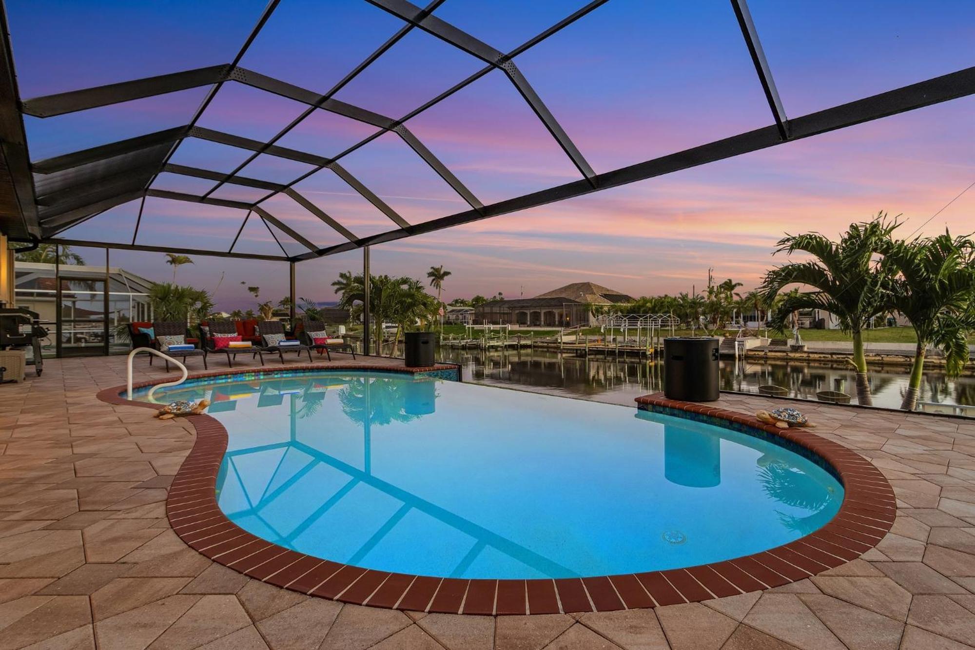 Heated Saltwater Pool, Dock, Gulf Access - Infinity Coral - Roelens