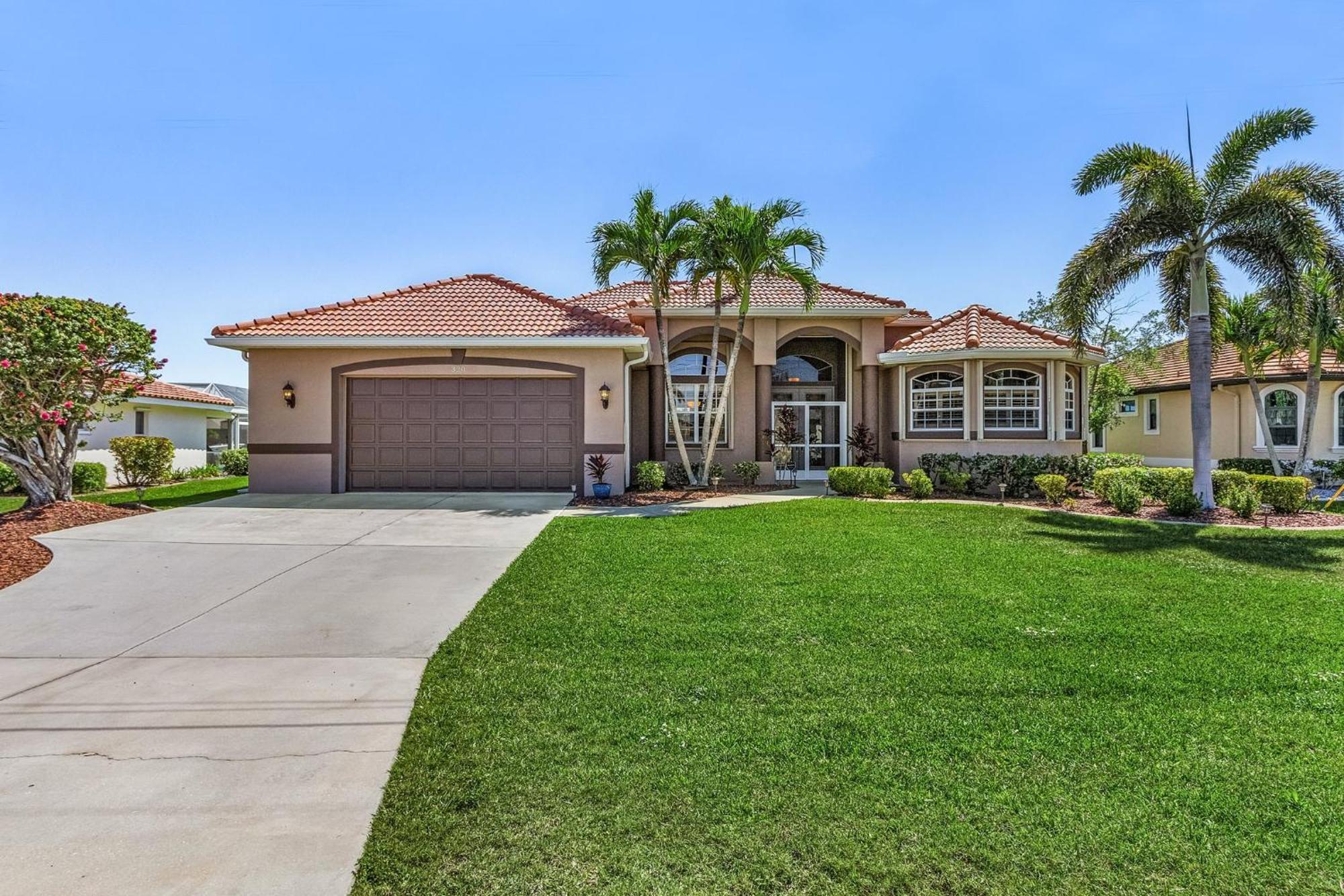 Heated Saltwater Pool, Dock, Gulf Access - Infinity Coral - Roelens Holiday home Cape Coral