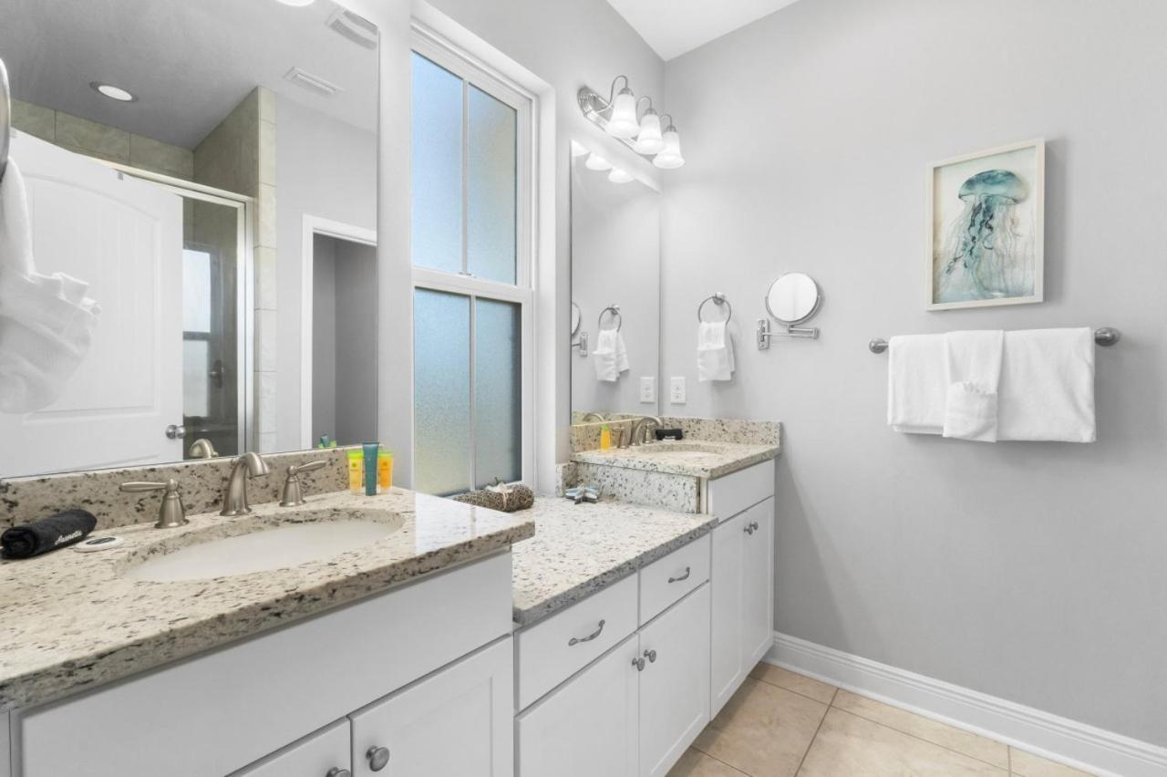 Sandy Feet Retreat Heart Of Community Pool Holiday home Destin