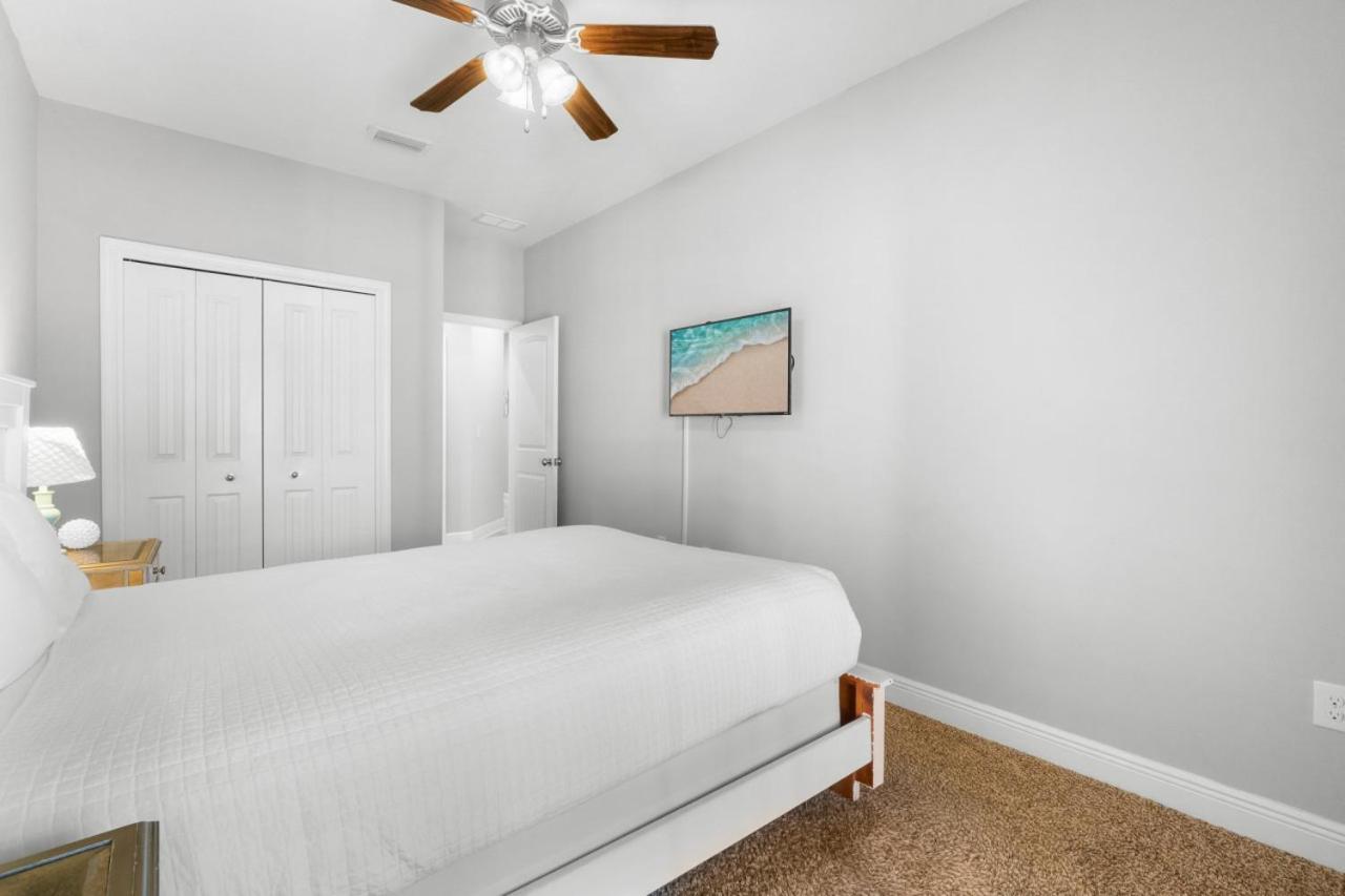 Holiday home Sandy Feet Retreat Heart Of Community Pool *