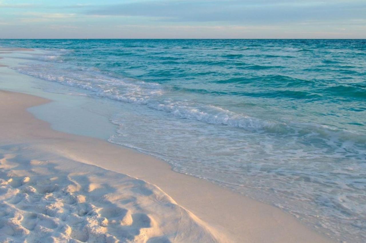 Sandy Feet Retreat Heart Of Community Pool Holiday home Destin